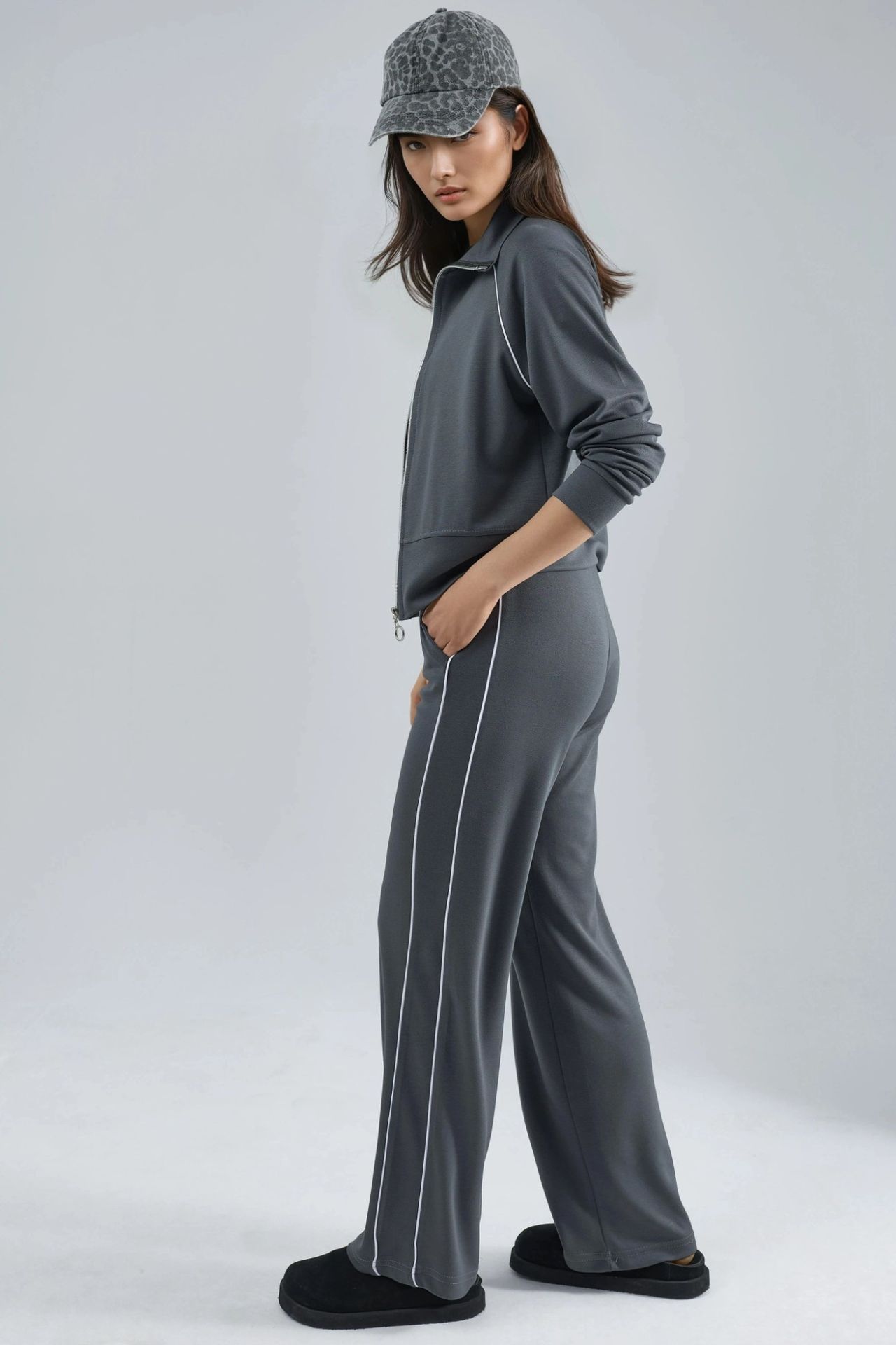 Modal Touch Zippered Sweatshirt & Pants Two-Piece Set Bersan Collection 2