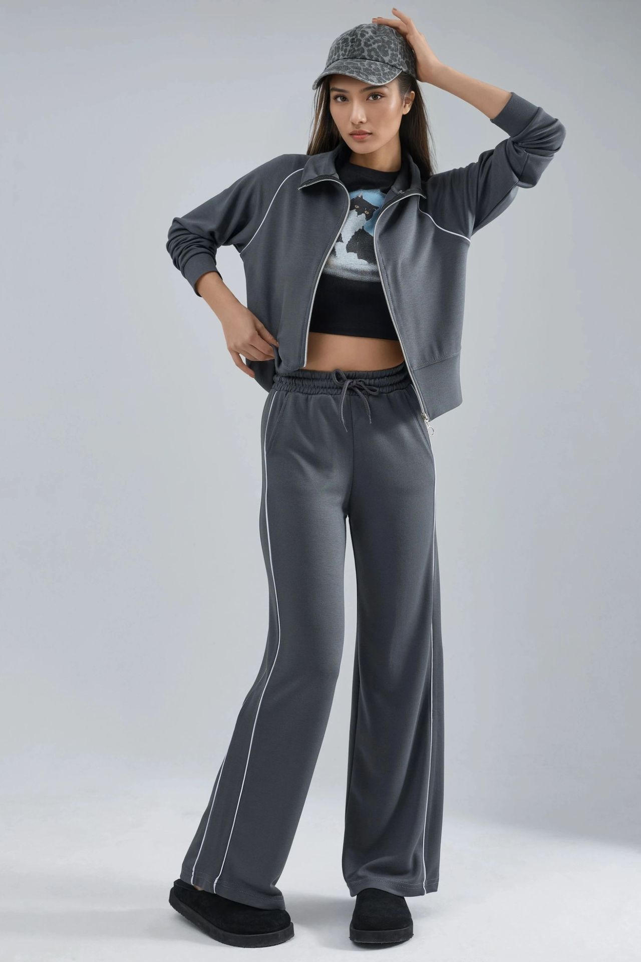 Modal Touch Zippered Sweatshirt & Pants Two-Piece Set Bersan Collection 4