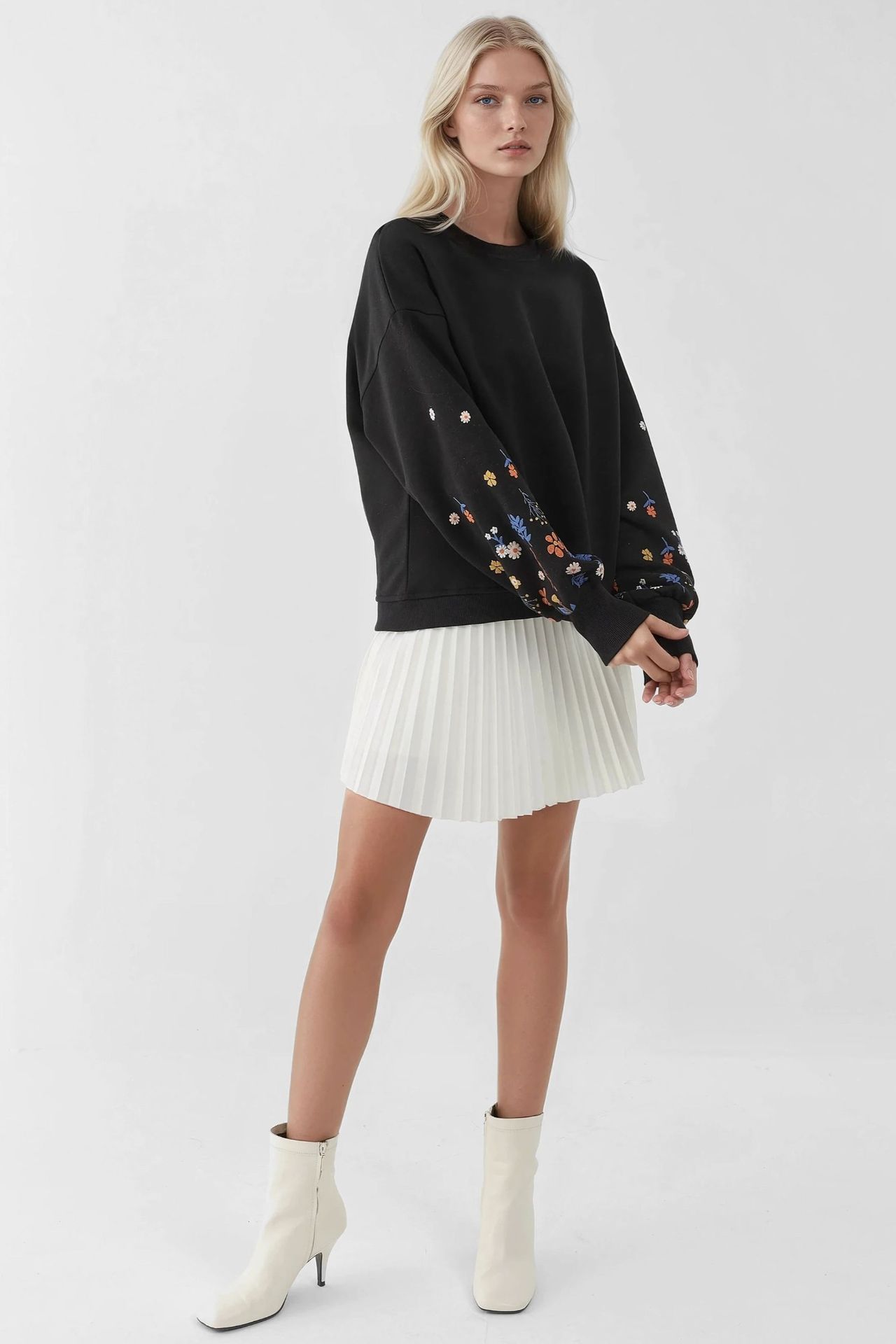 Printed Long Sleeve Crew Neck Sweatshirt 3