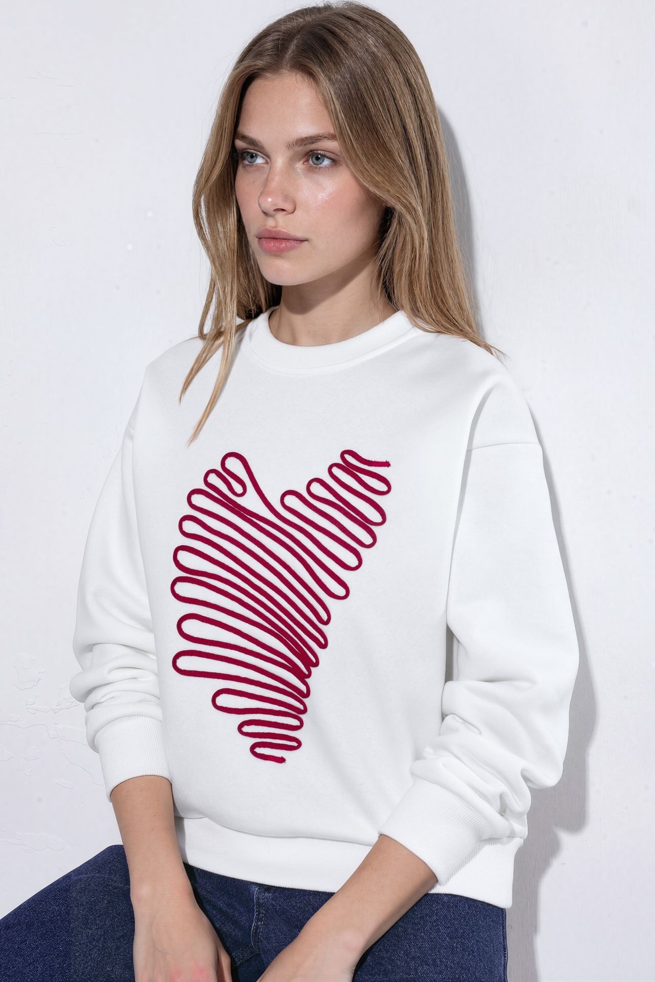 Heart Embroidered Sweatshirt 2
