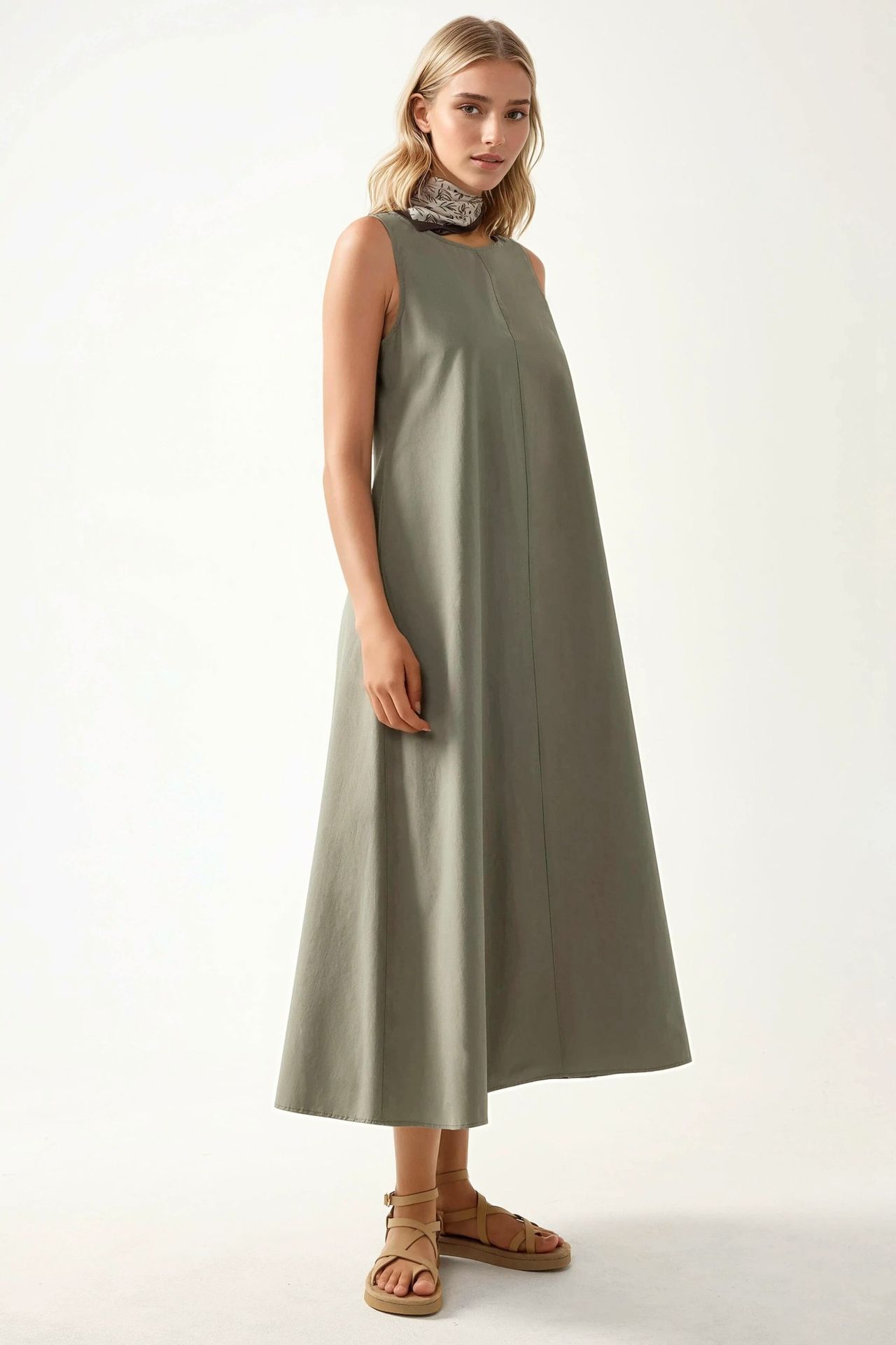 Crew Neck Sleeveless A-Form Maxi Dress