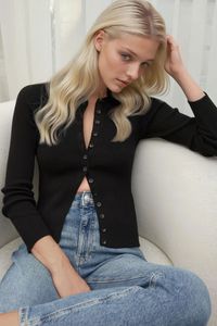 black-image-0