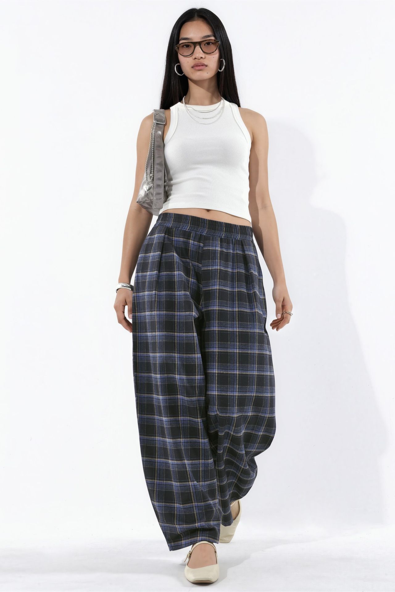 Elastic Waist Pocket Detail Plaid Pants 4