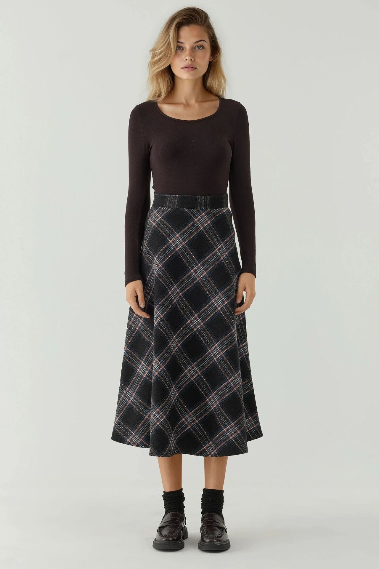 Maxi A-Line Skirt with Zipper Closure 2