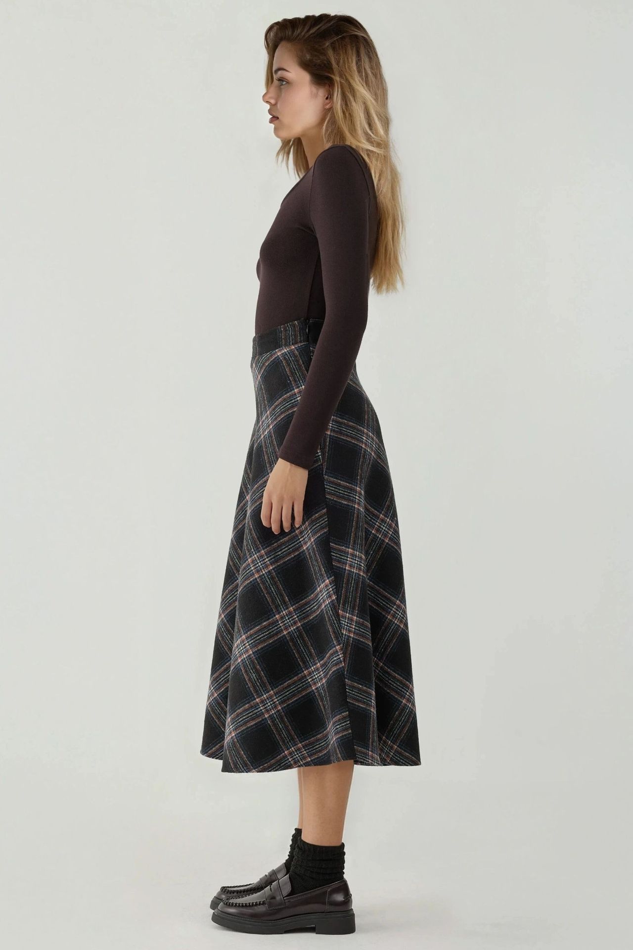 Maxi A-Line Skirt with Zipper Closure 4