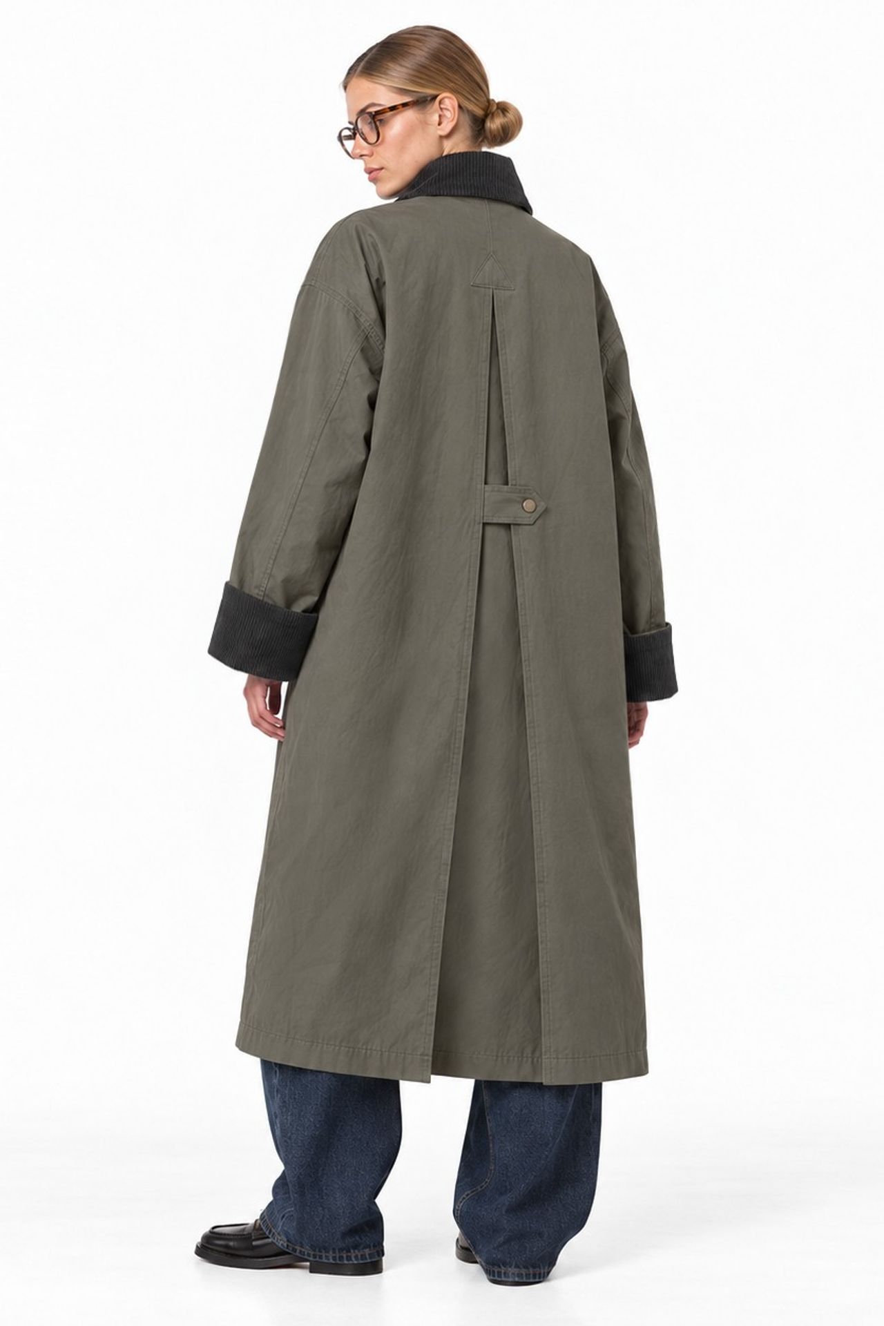 Oversized Long Trench Coat with Velvet Collar and Plaid Lining 3