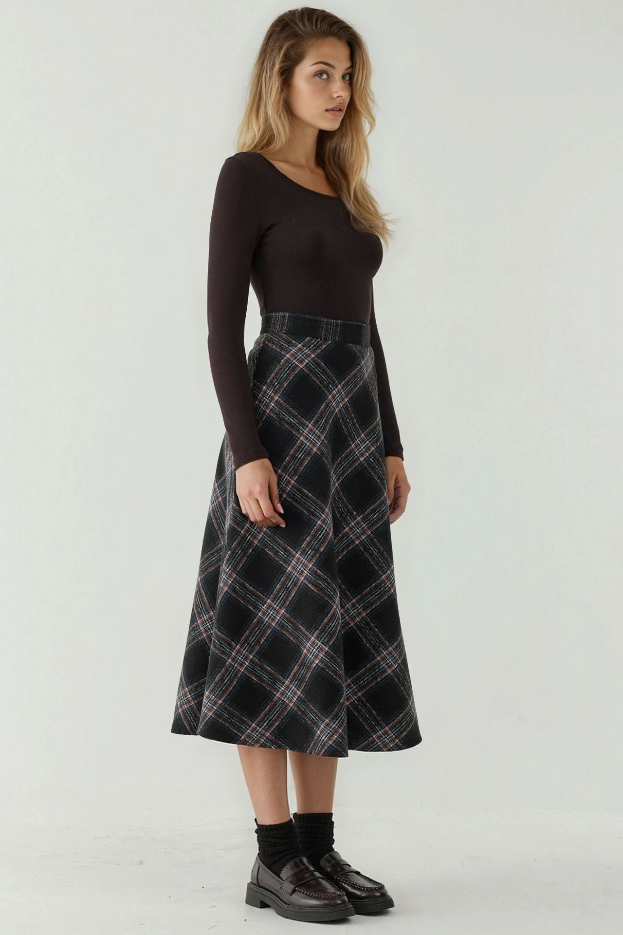 Maxi A-Line Skirt with Zipper Closure 3