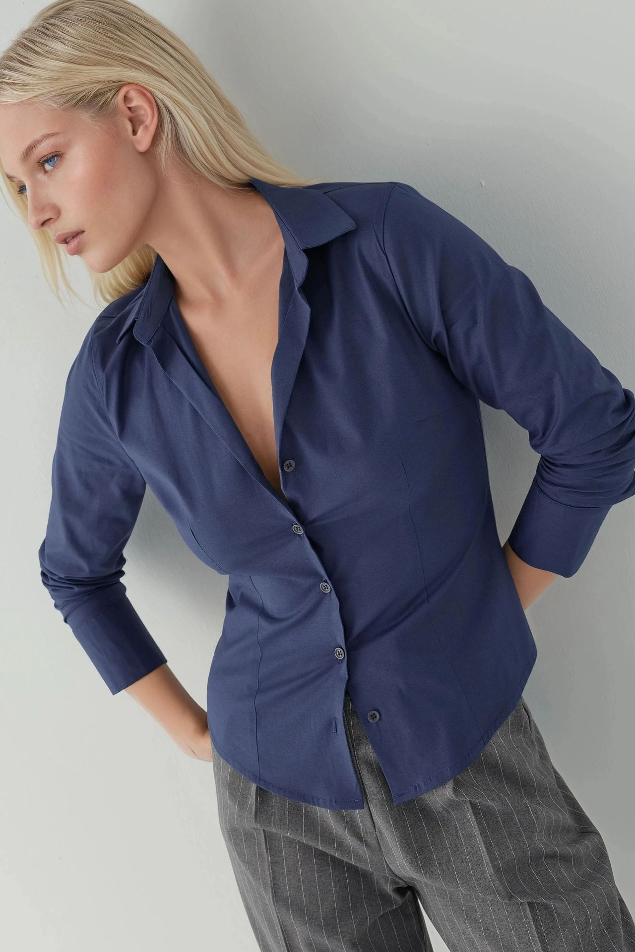 Elegant Long Sleeve Button-Up Shirt 1