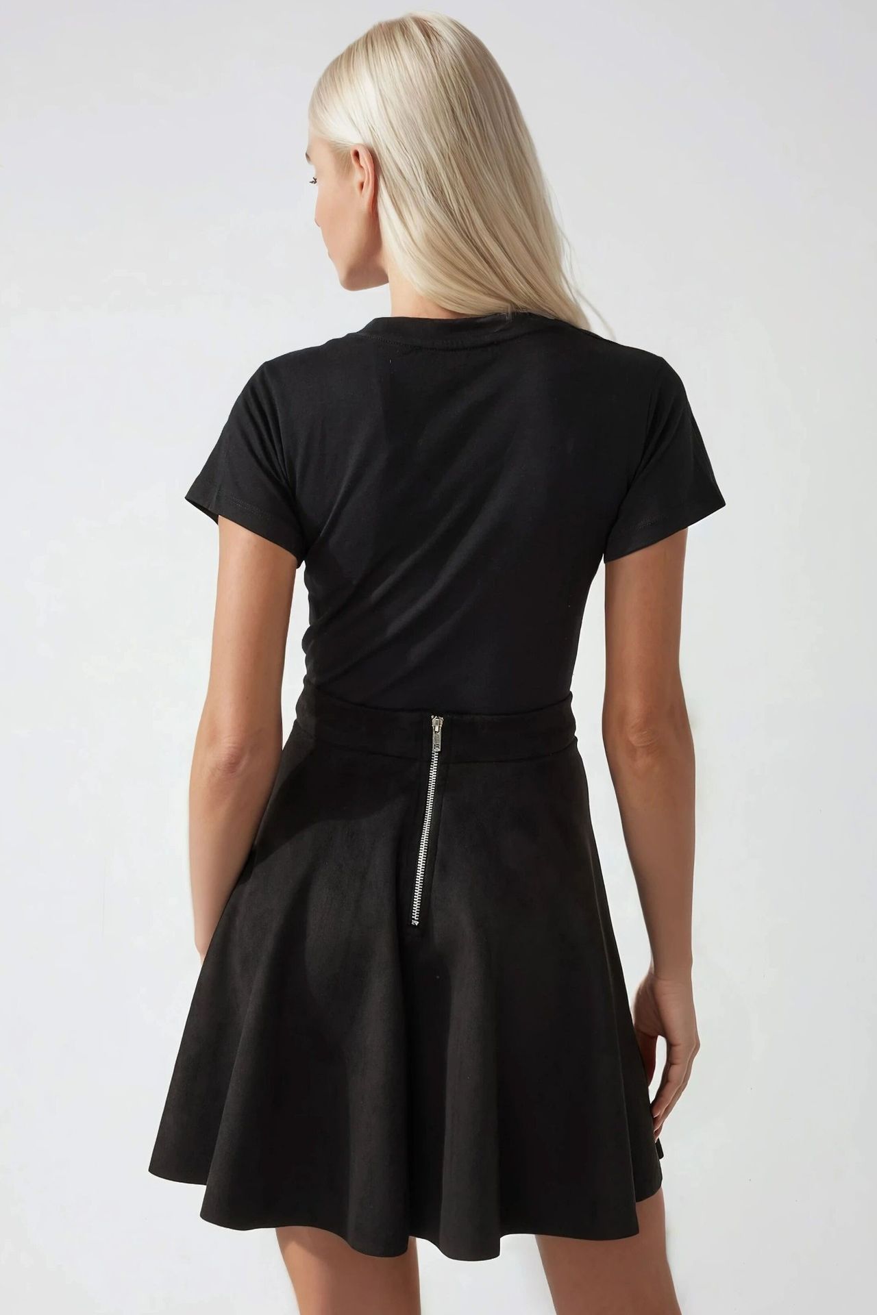Elegant High Waist Suede Mini Skirt 3