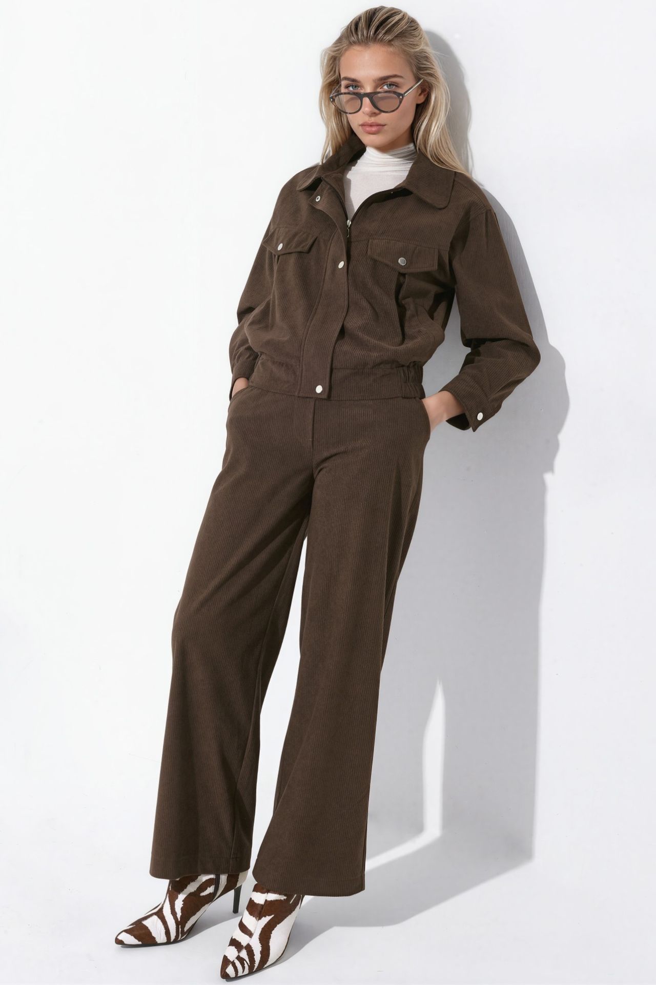 Velvet Jacket with Pocket Detail 2