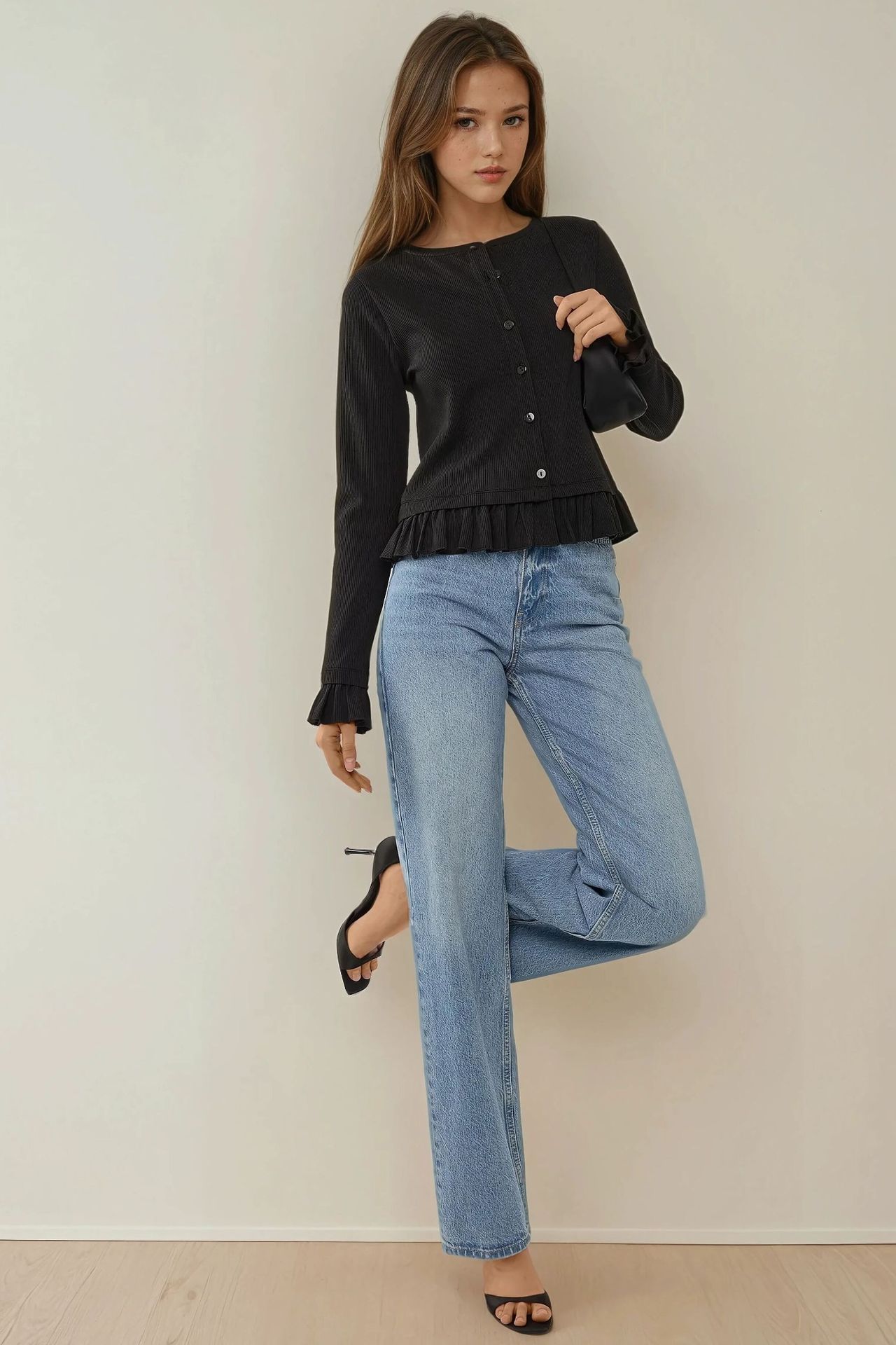 Fitted Crew Neck Knitted Cardigan