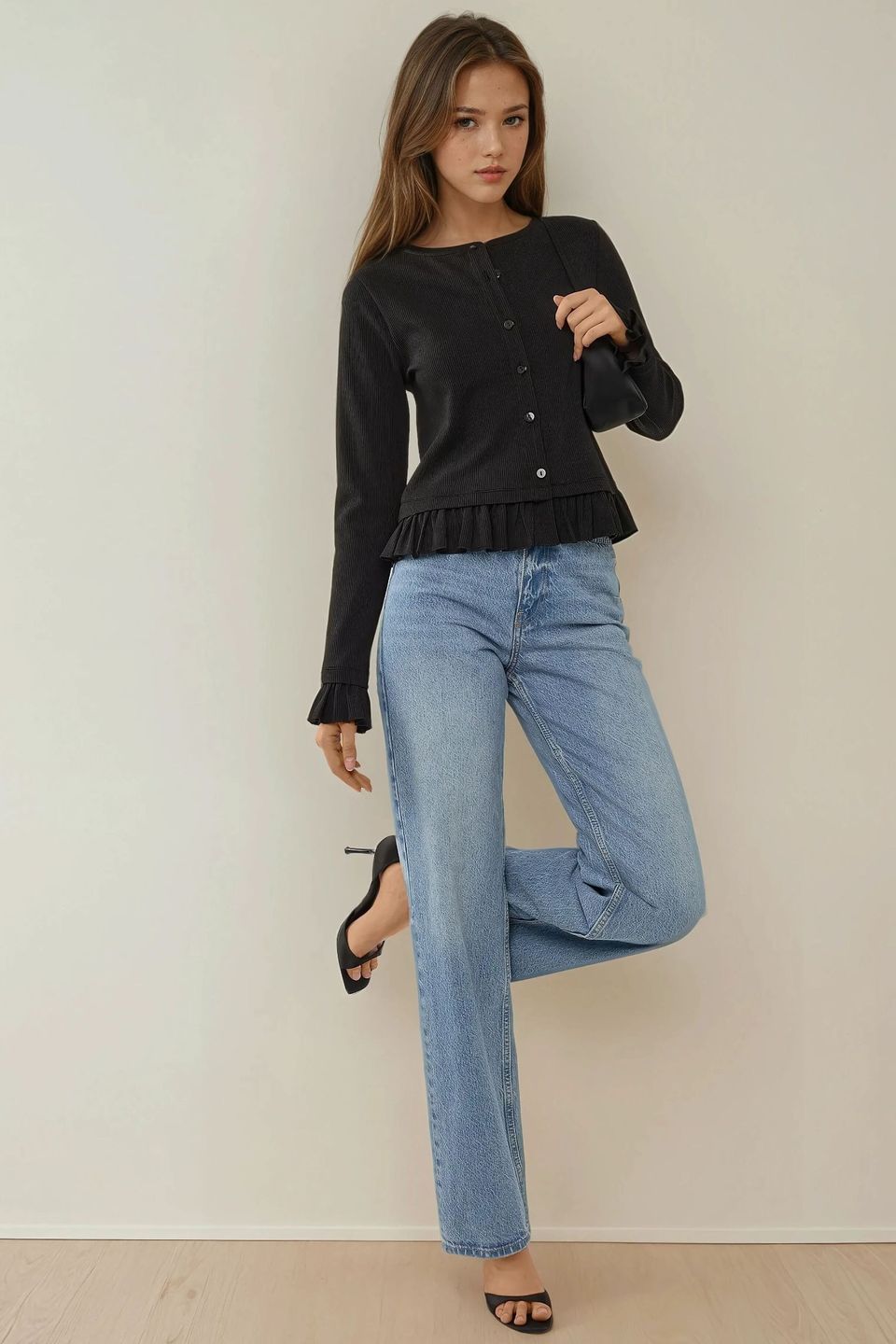Fitted Crew Neck Knitted Cardigan