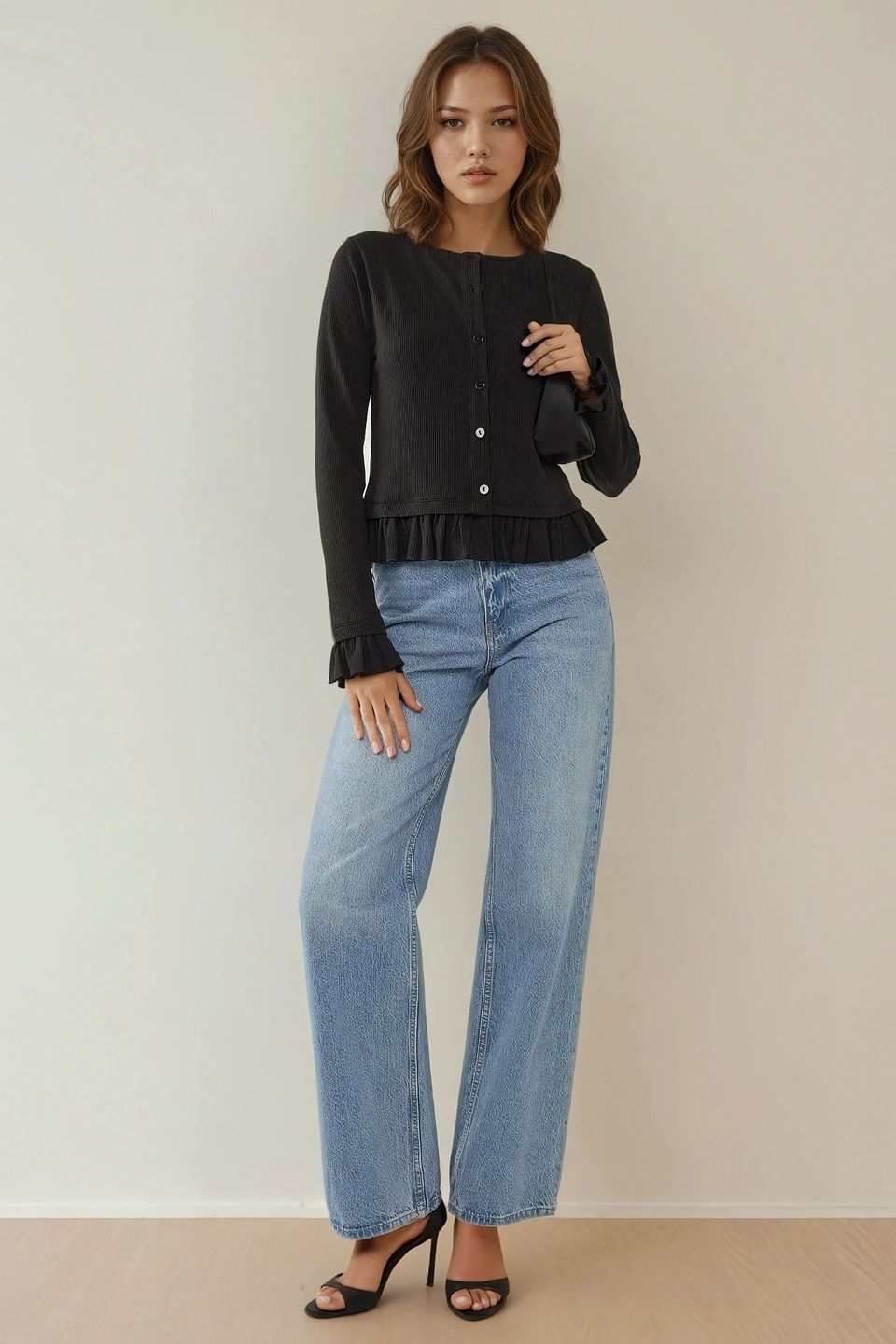 Fitted Crew Neck Knitted Cardigan