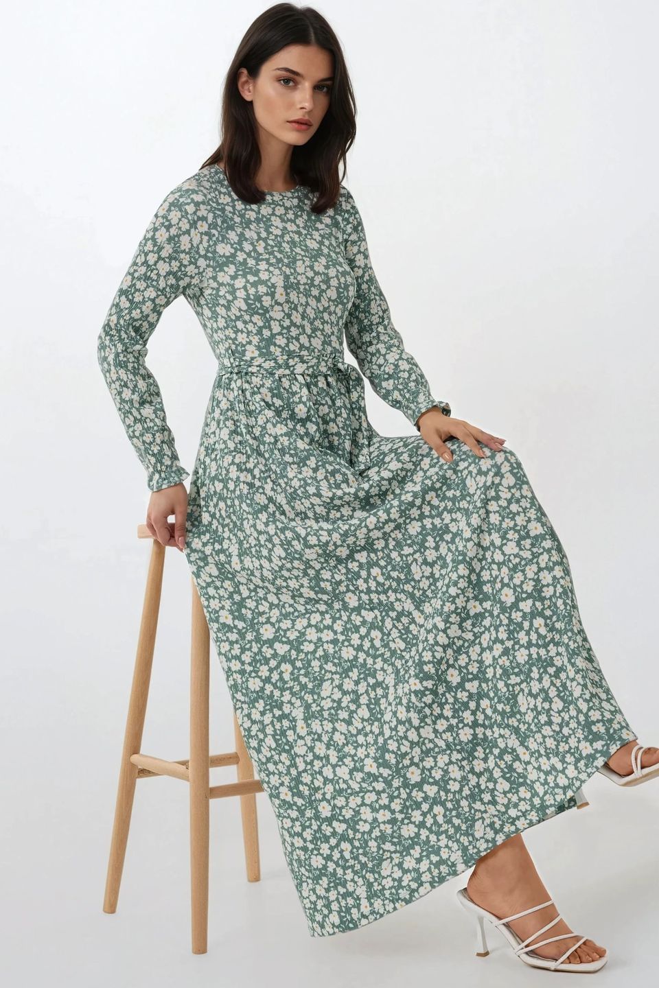 Flowering Crew Neck Maxi Dress with Belt