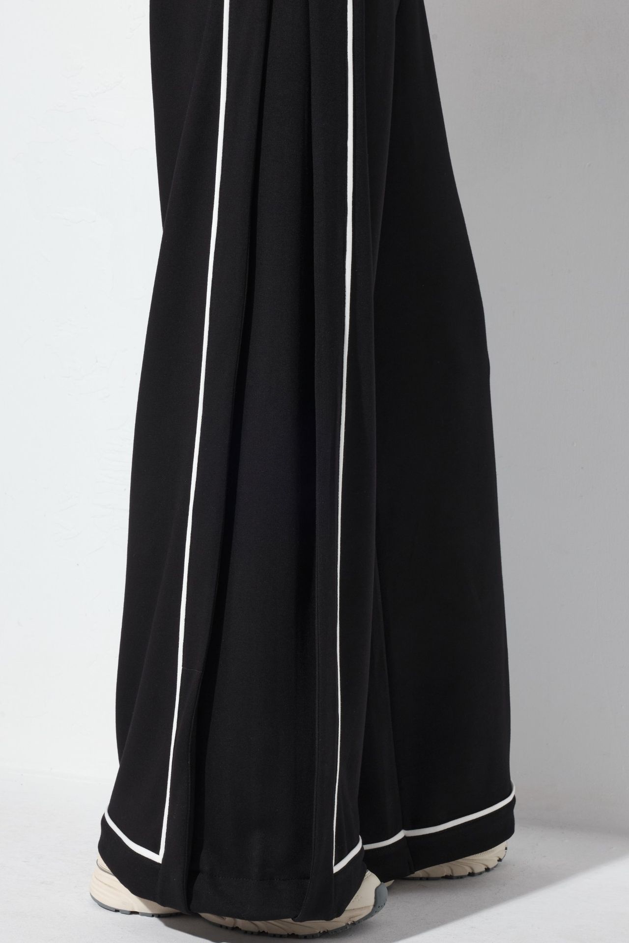 Contrast Binding Detail Modal Touch Wide Leg Pants 5