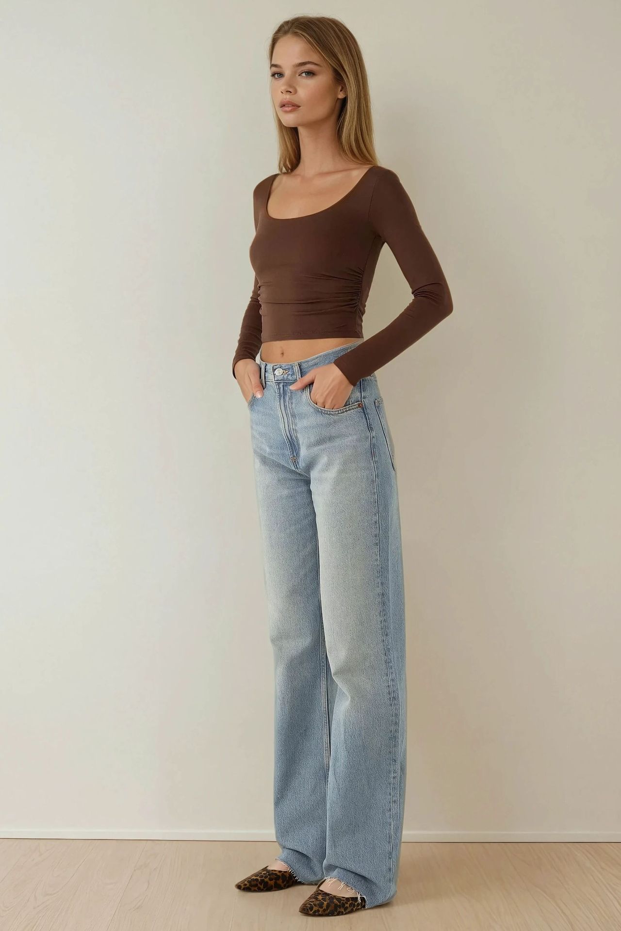 Slim Fit Viscose Crew Neck Cropped Blouse