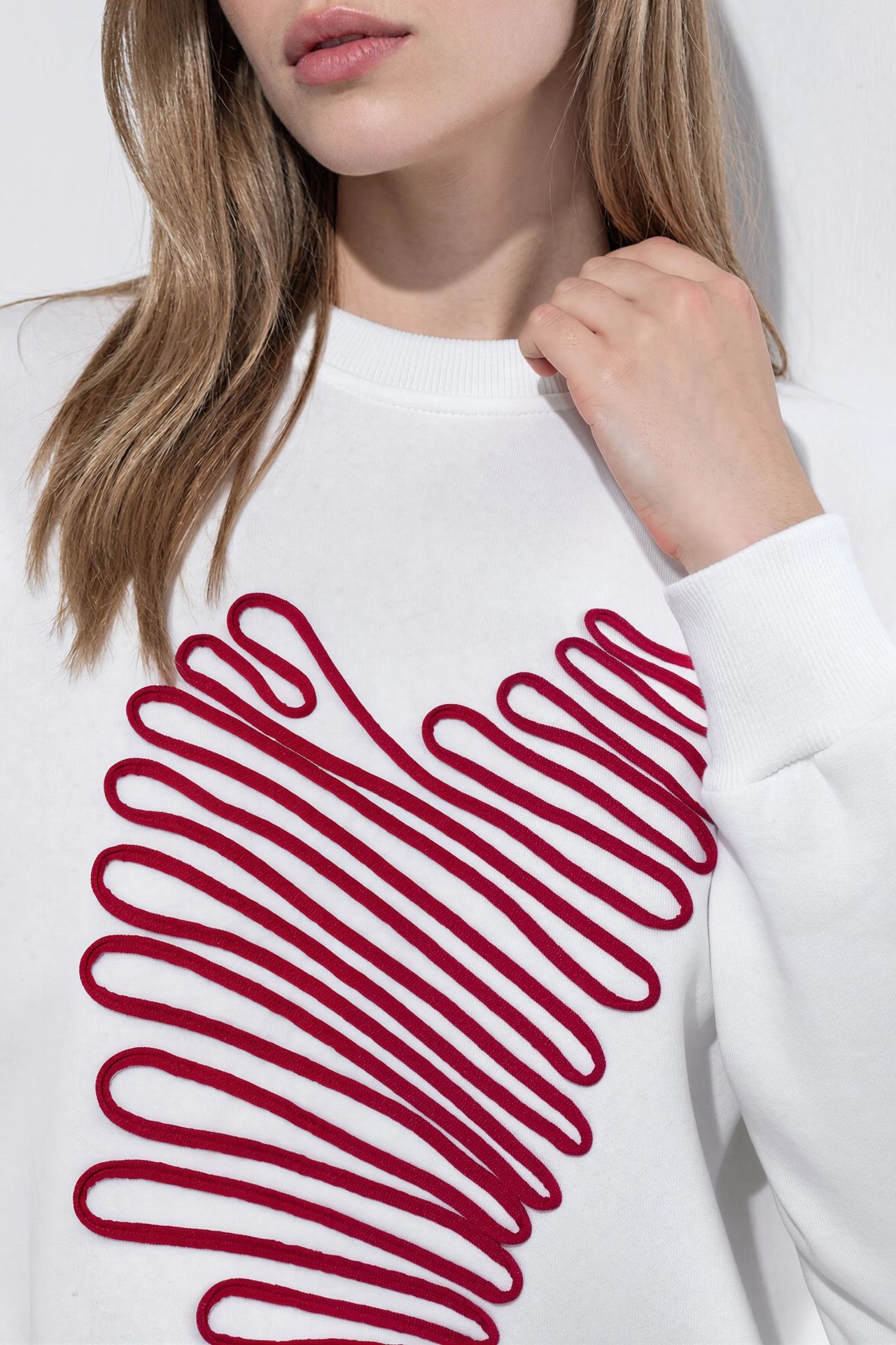 Heart Embroidered Sweatshirt 5