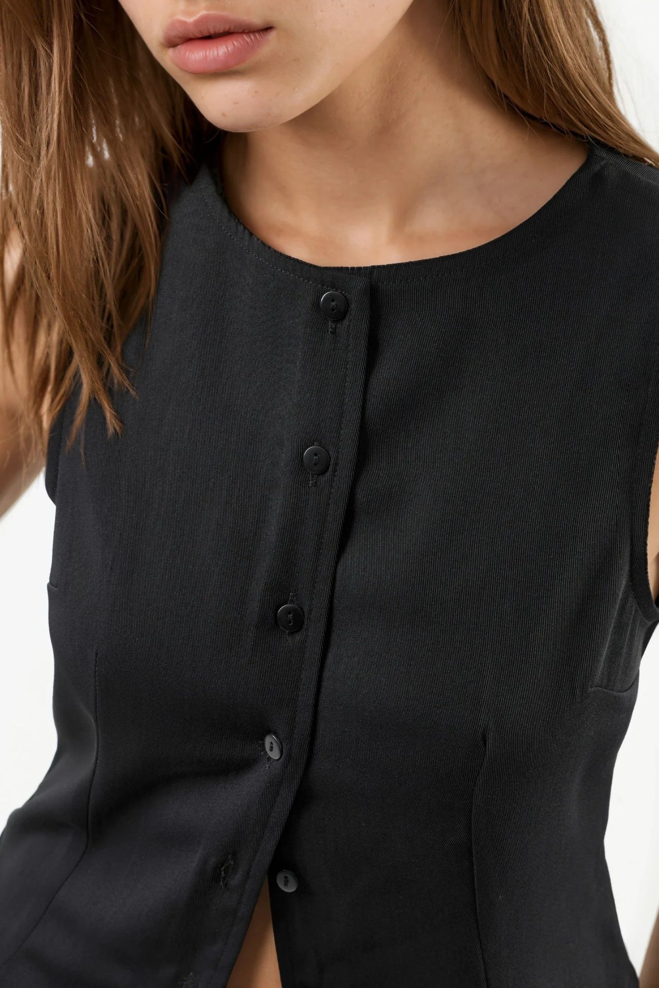 Buttoned Sleeveless Top 6