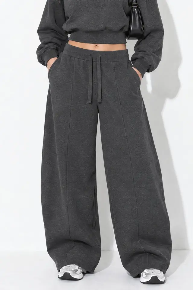 Barrel Fit Wide Leg Jogger Pants