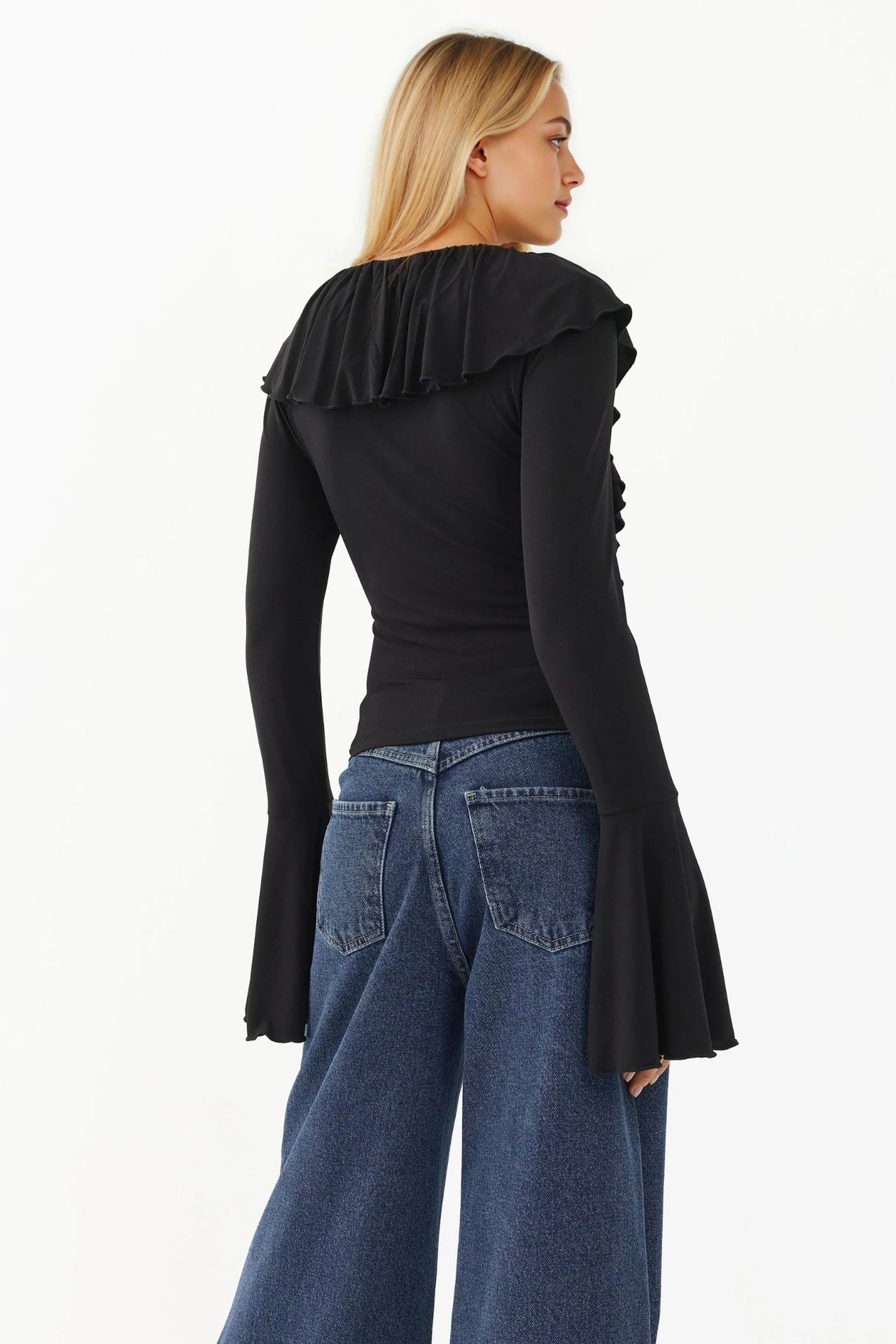 Frilly V-Neck Elastic Knitted Blouse 3