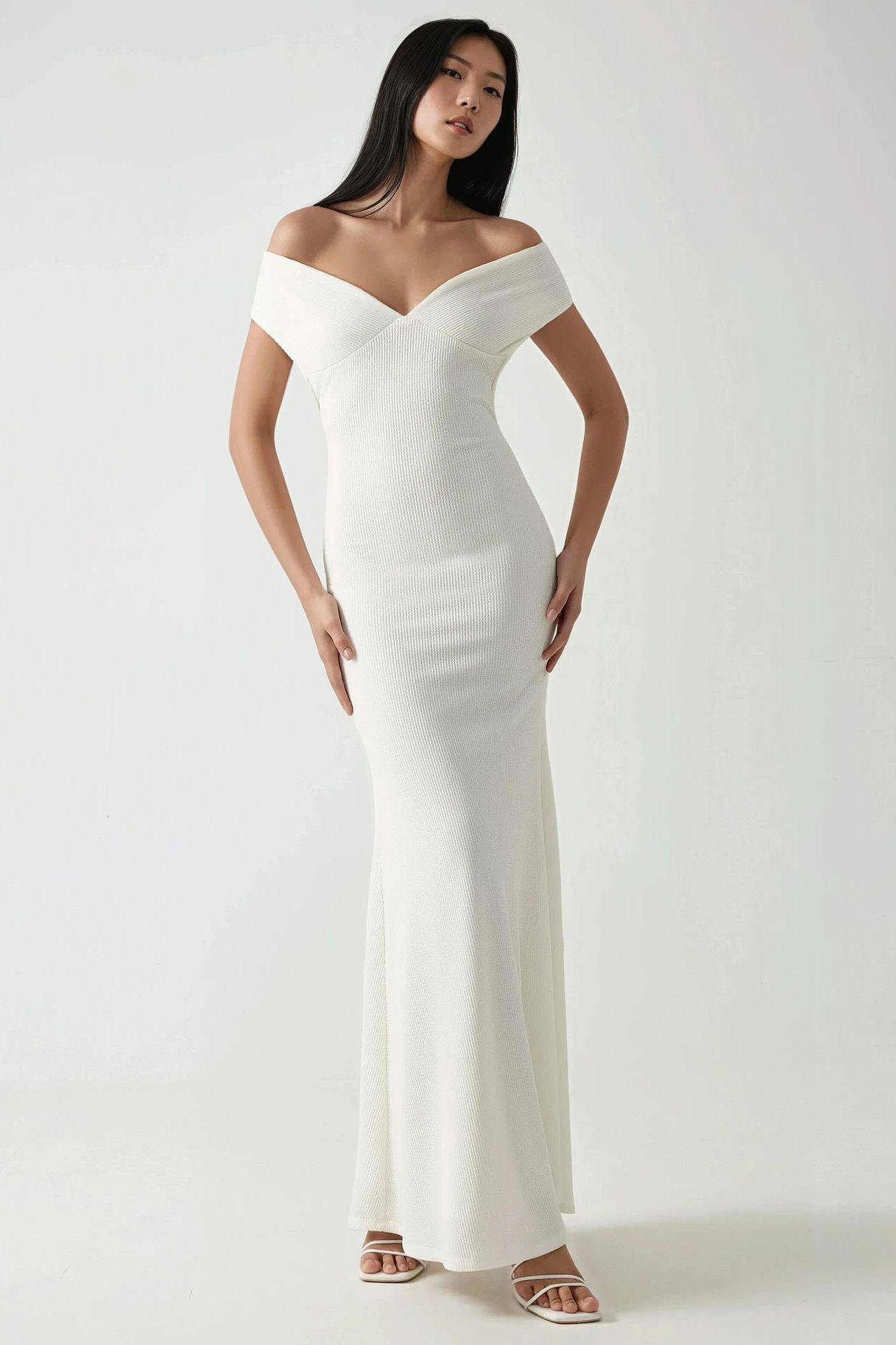 Maxi Dress with Heart Collar 4