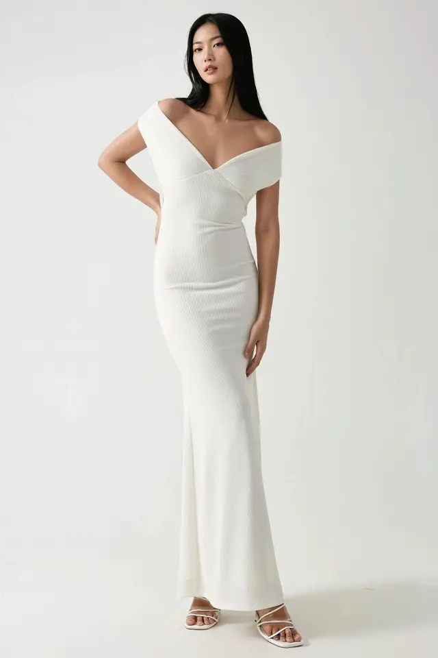 Maxi Dress with Heart Collar