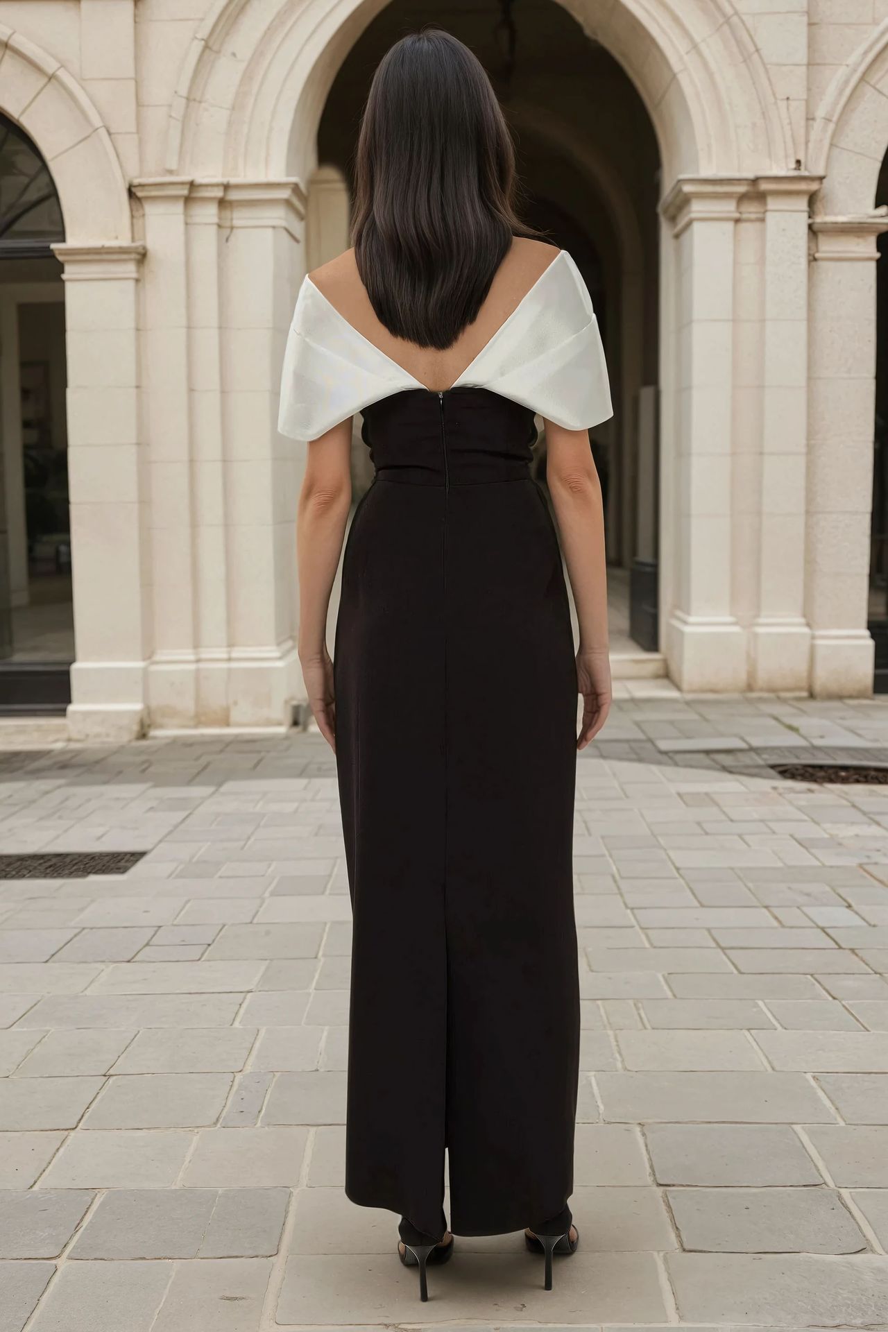Color Block Maxi Dress with Heart Collar