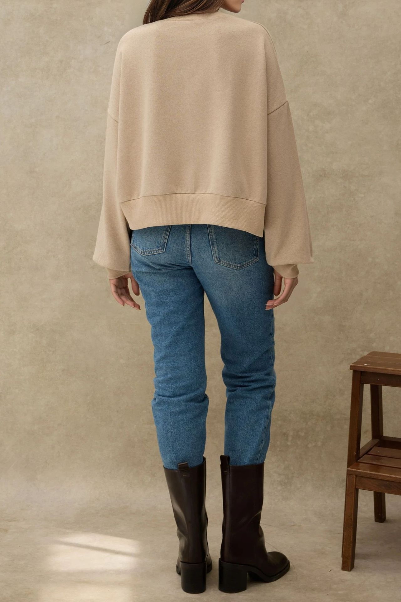 Embroidered Crew Neck Cottoned Raised Sweatshirt 6