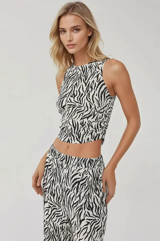 Slim Fit Zebra Print Crew Neck Top
