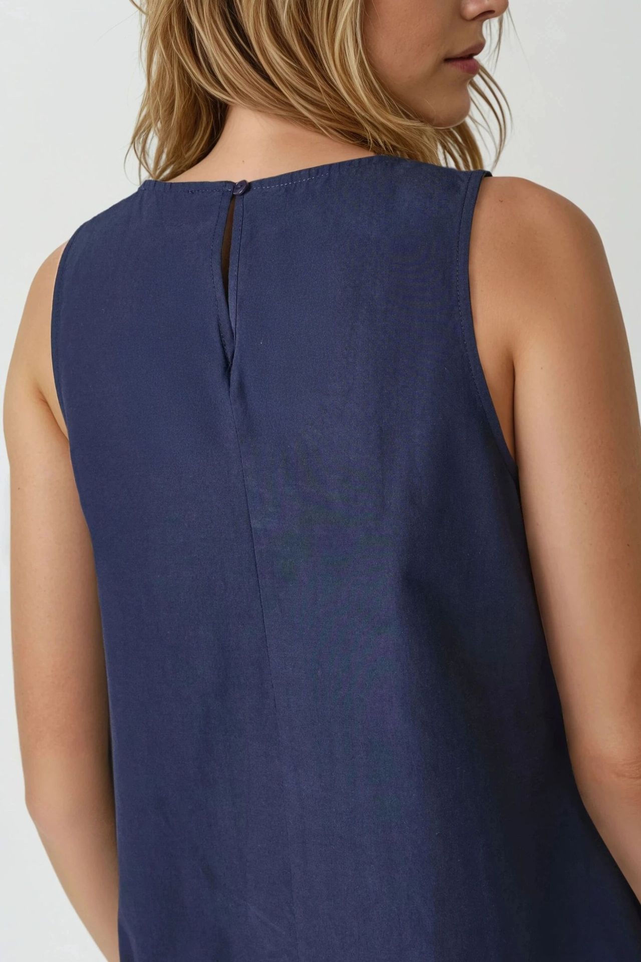 Crew Neck Sleeveless A-Form Maxi Dress