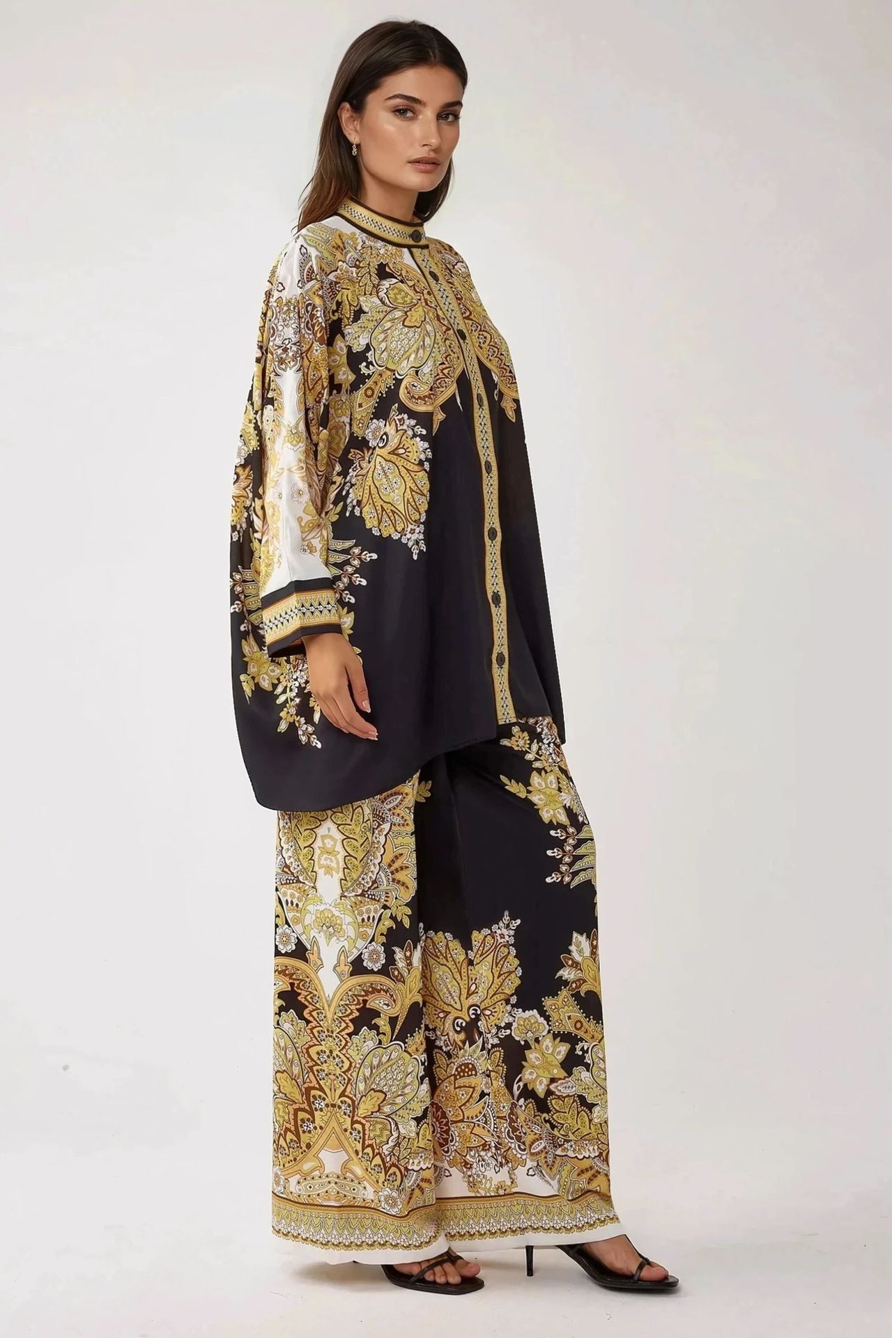 Printed Oversized Two-Piece Set with Crew Neck and Button Detail