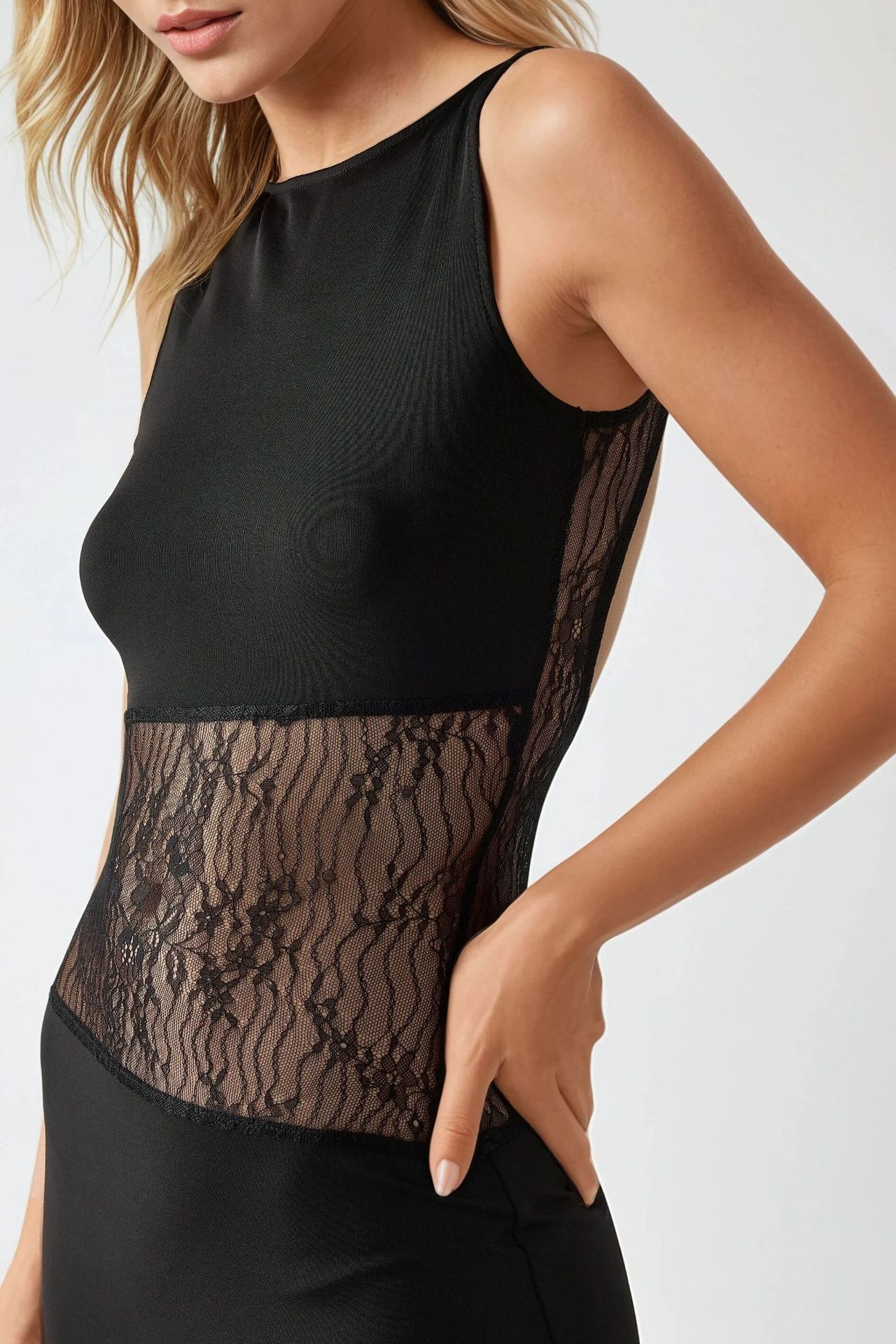 Lace Bodycon Maxi Dress with Crew Neck