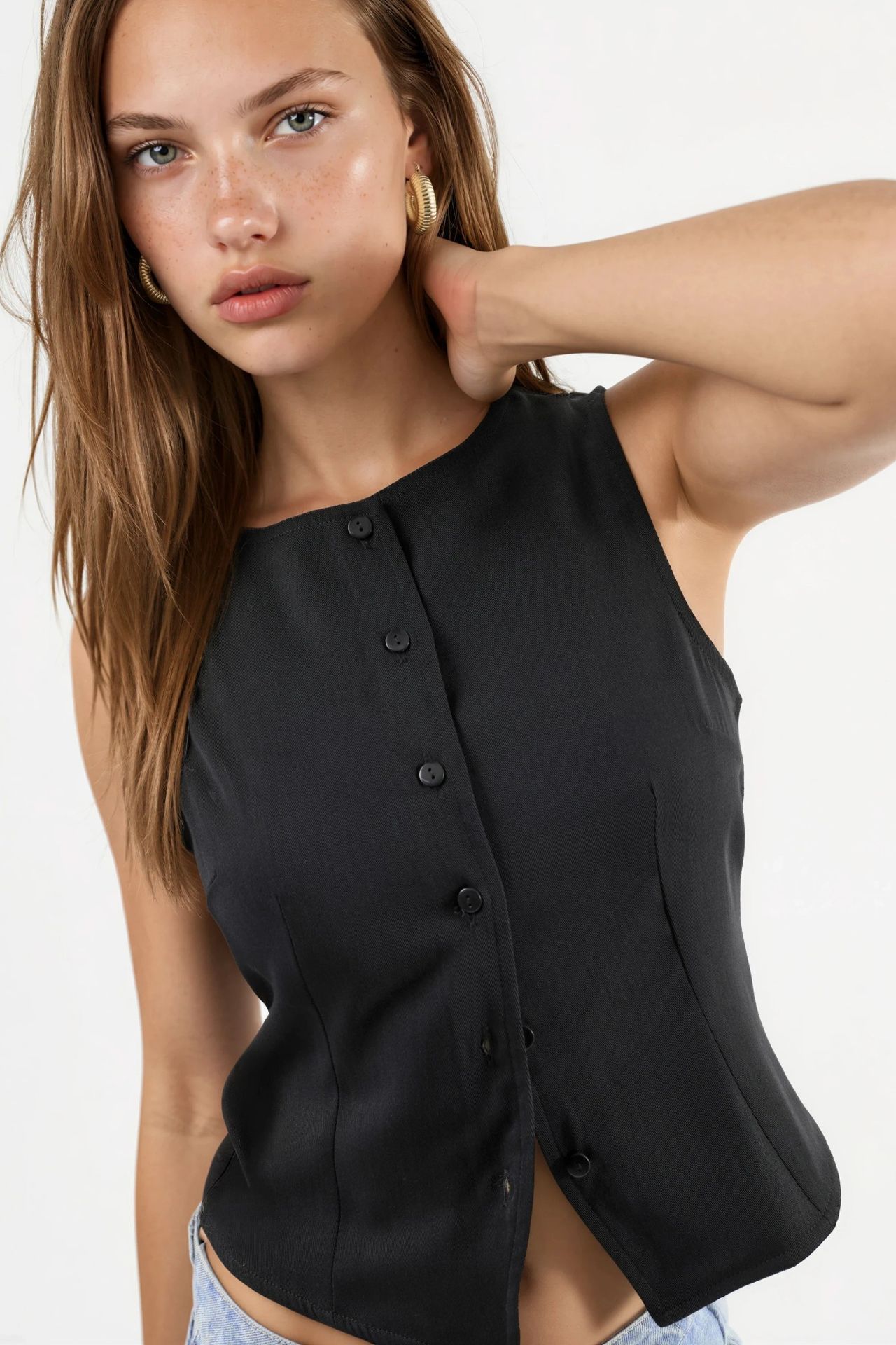 Buttoned Sleeveless Top 4