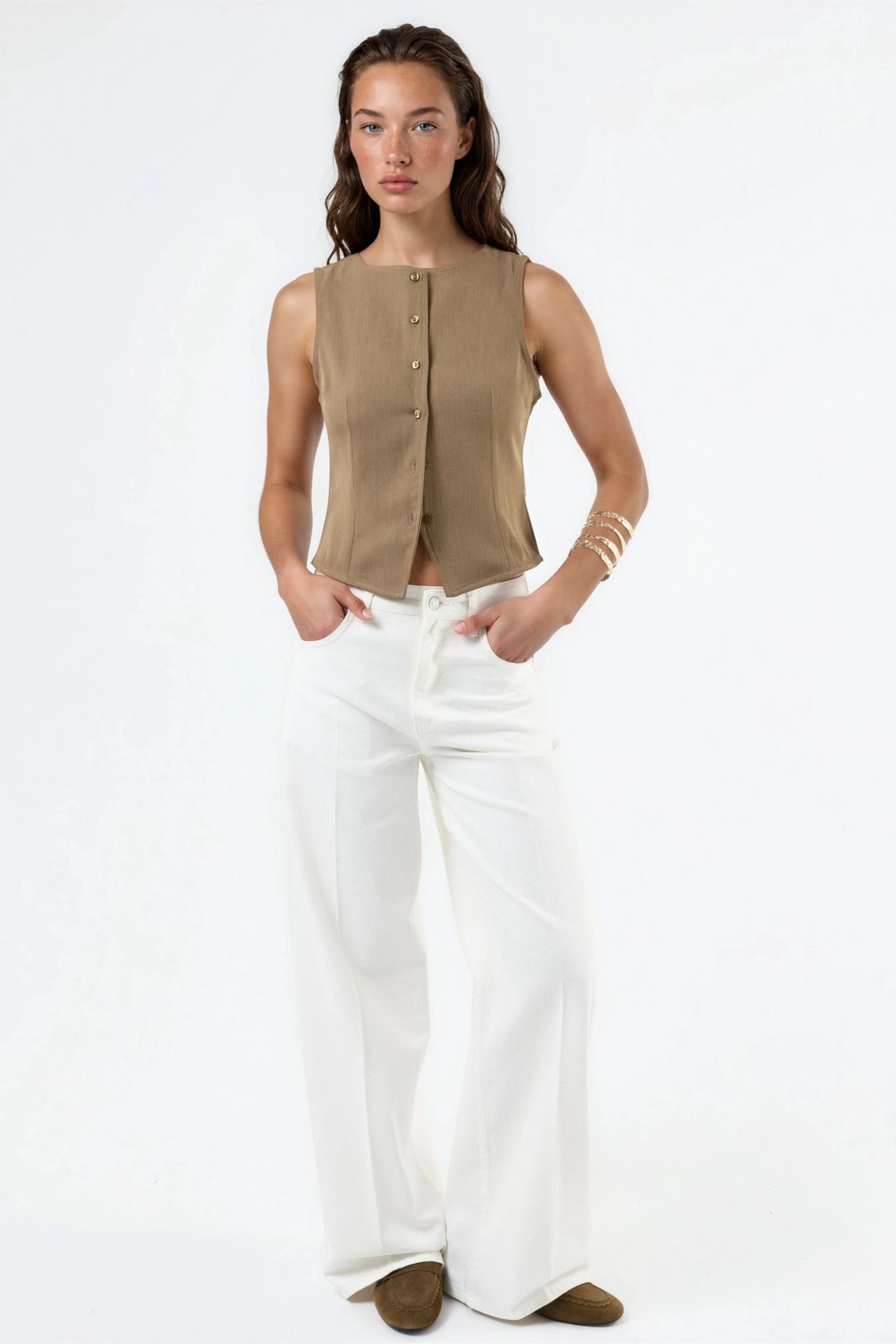 Buttoned Sleeveless Top 3
