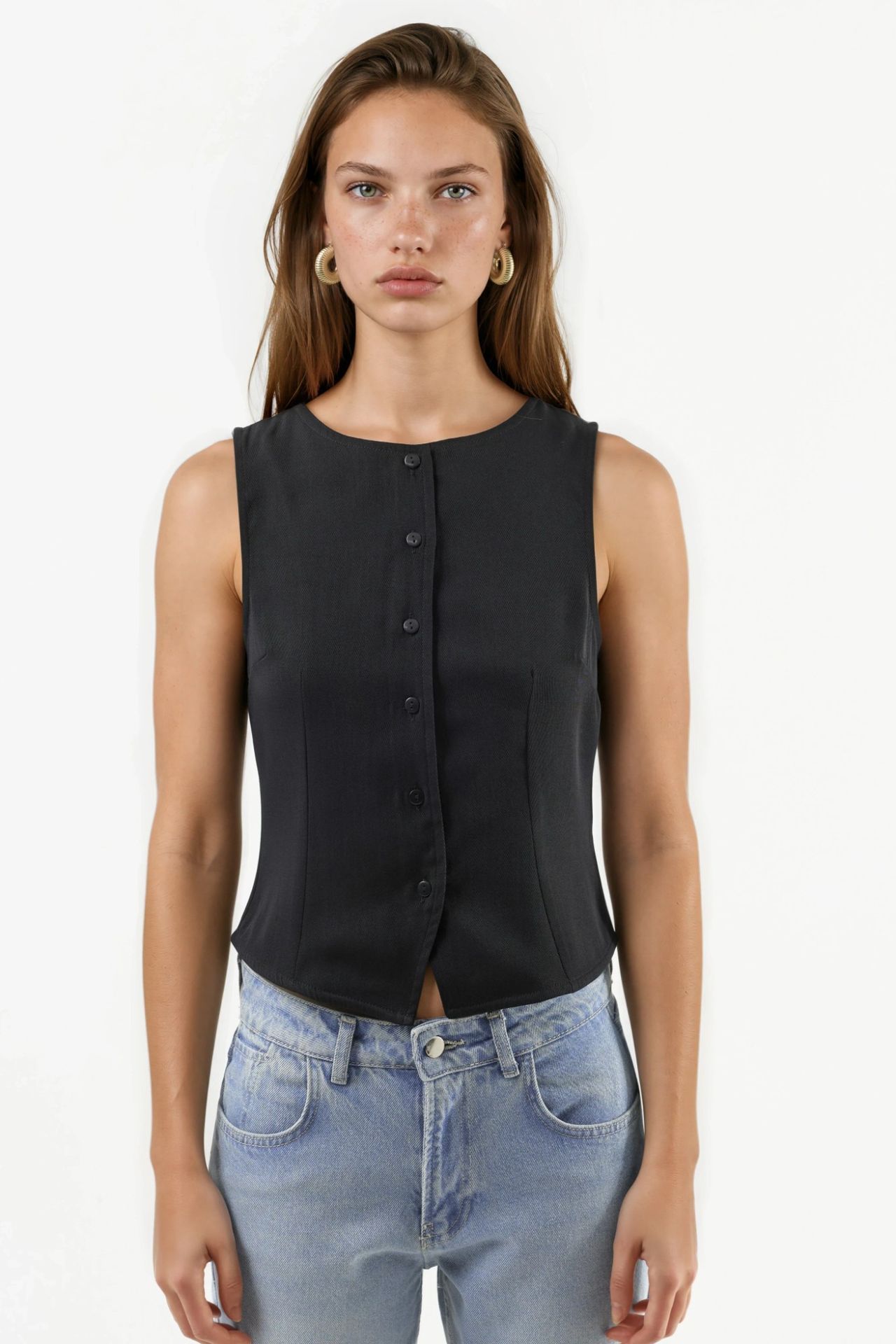 Buttoned Sleeveless Top 7