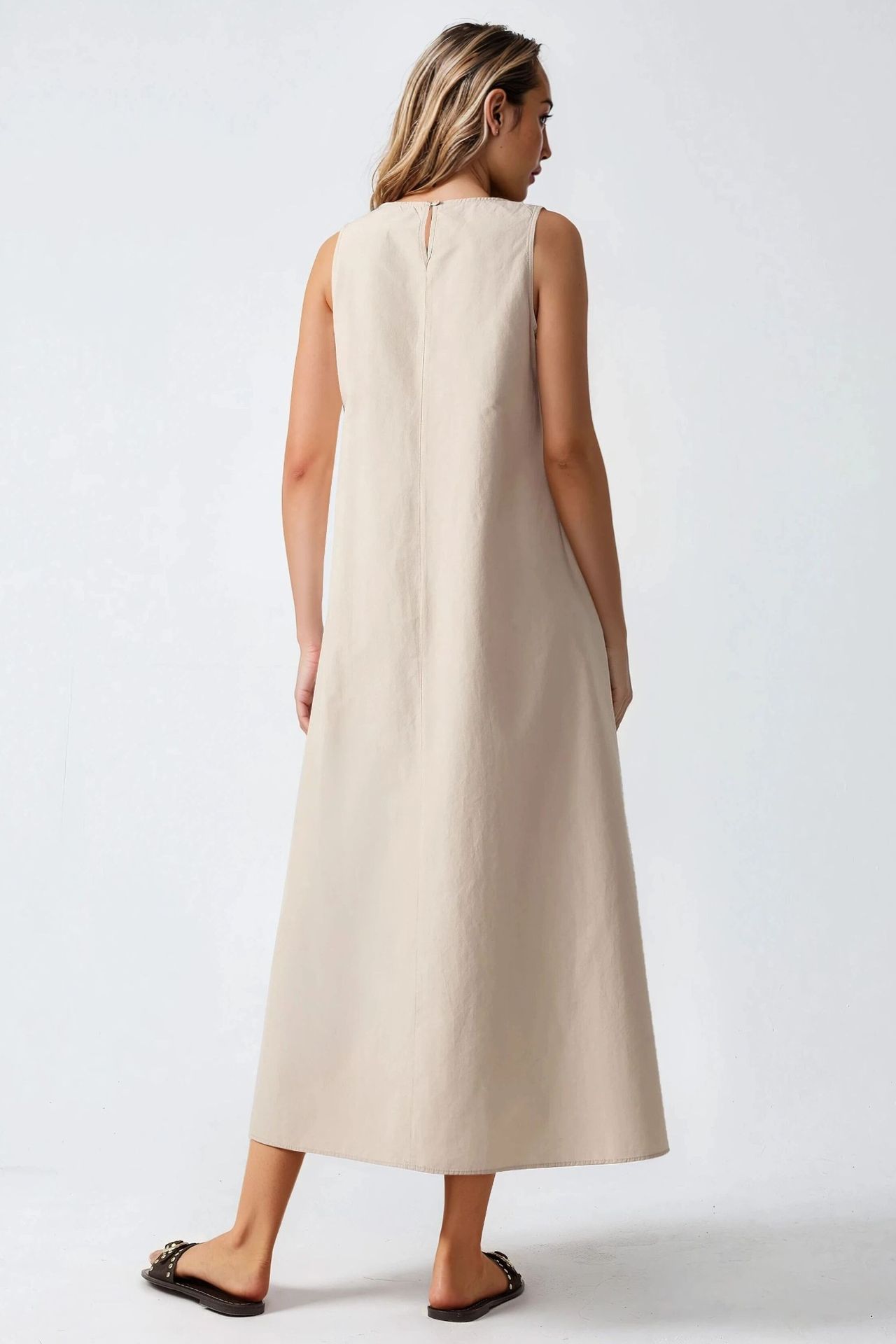 Crew Neck Sleeveless A-Form Maxi Dress
