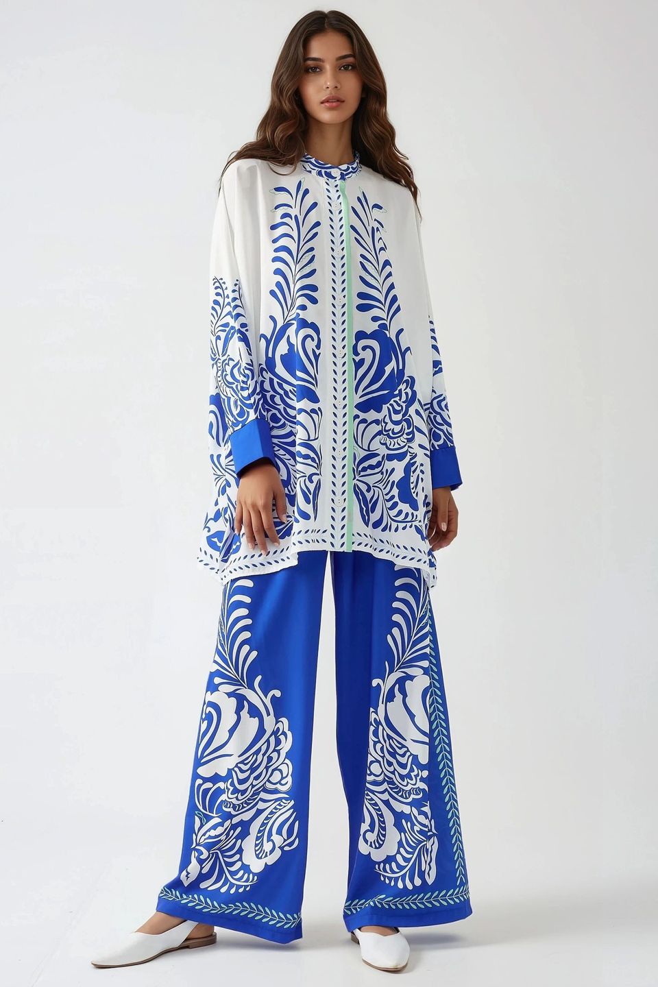 Printed Oversized Two-Piece Set with Crew Neck and Button Detail