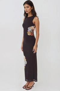 black-image-3