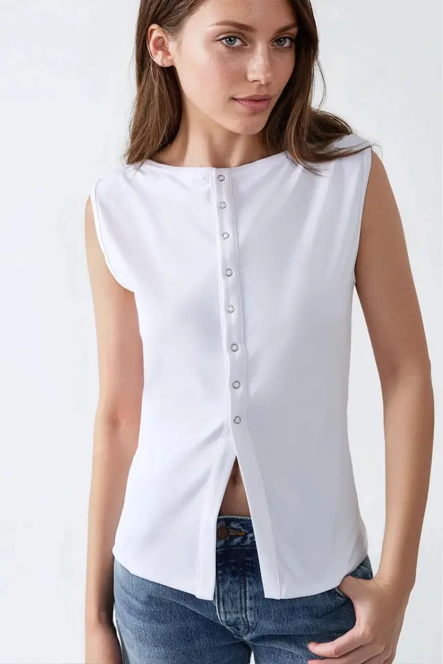 Slim Fit Crew Neck Knitted Waistcoat