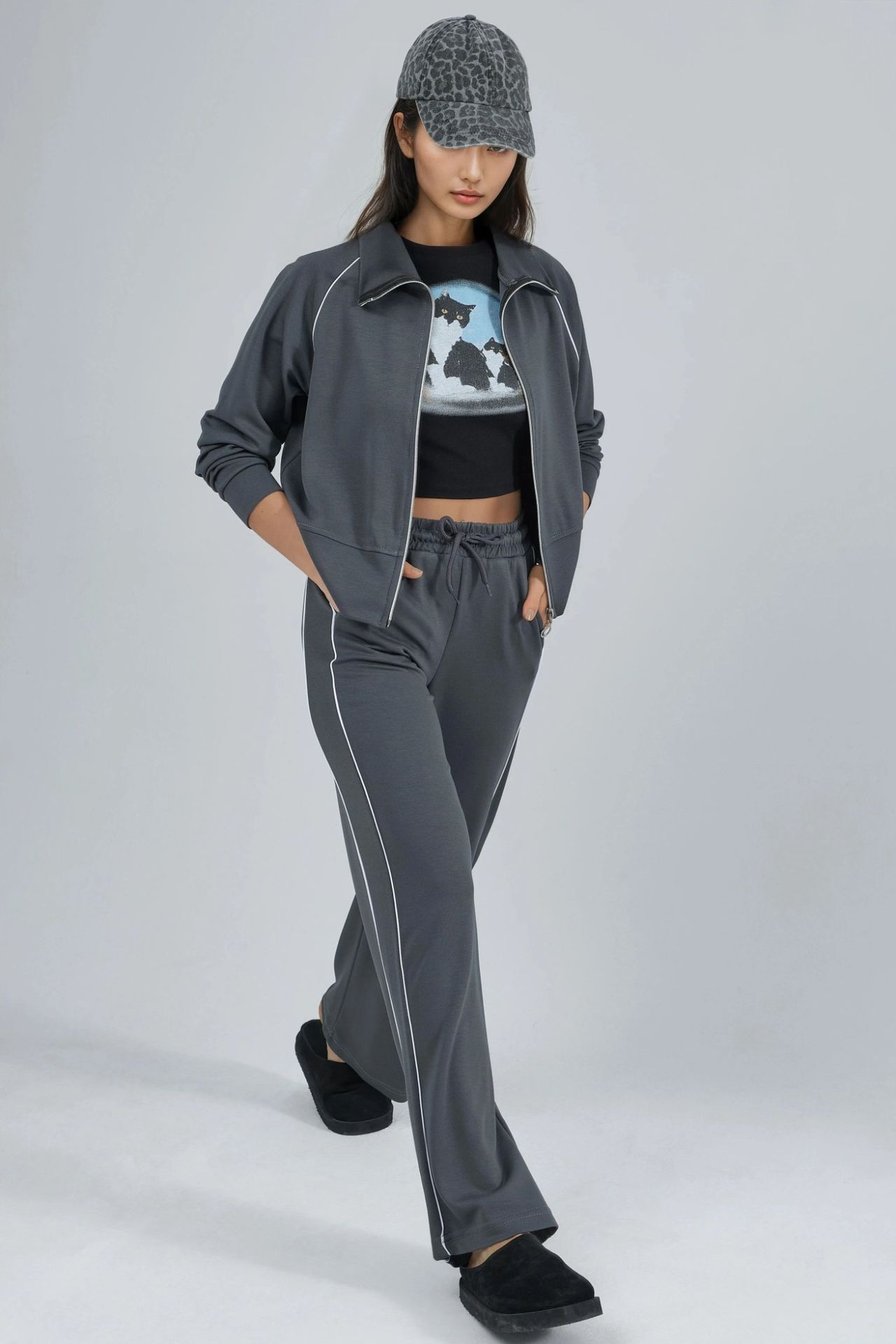 Modal Touch Zippered Sweatshirt & Pants Two-Piece Set Bersan Collection 3