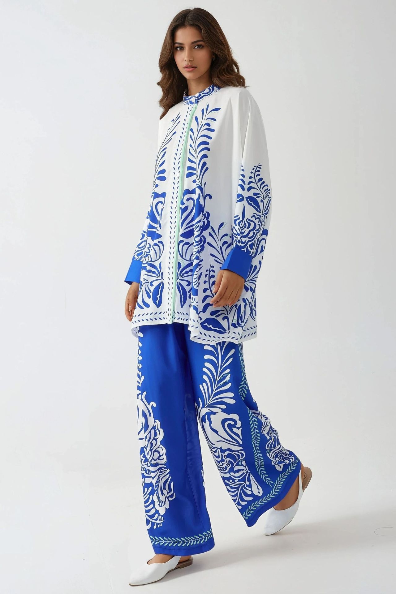 Printed Oversized Two-Piece Set with Crew Neck and Button Detail