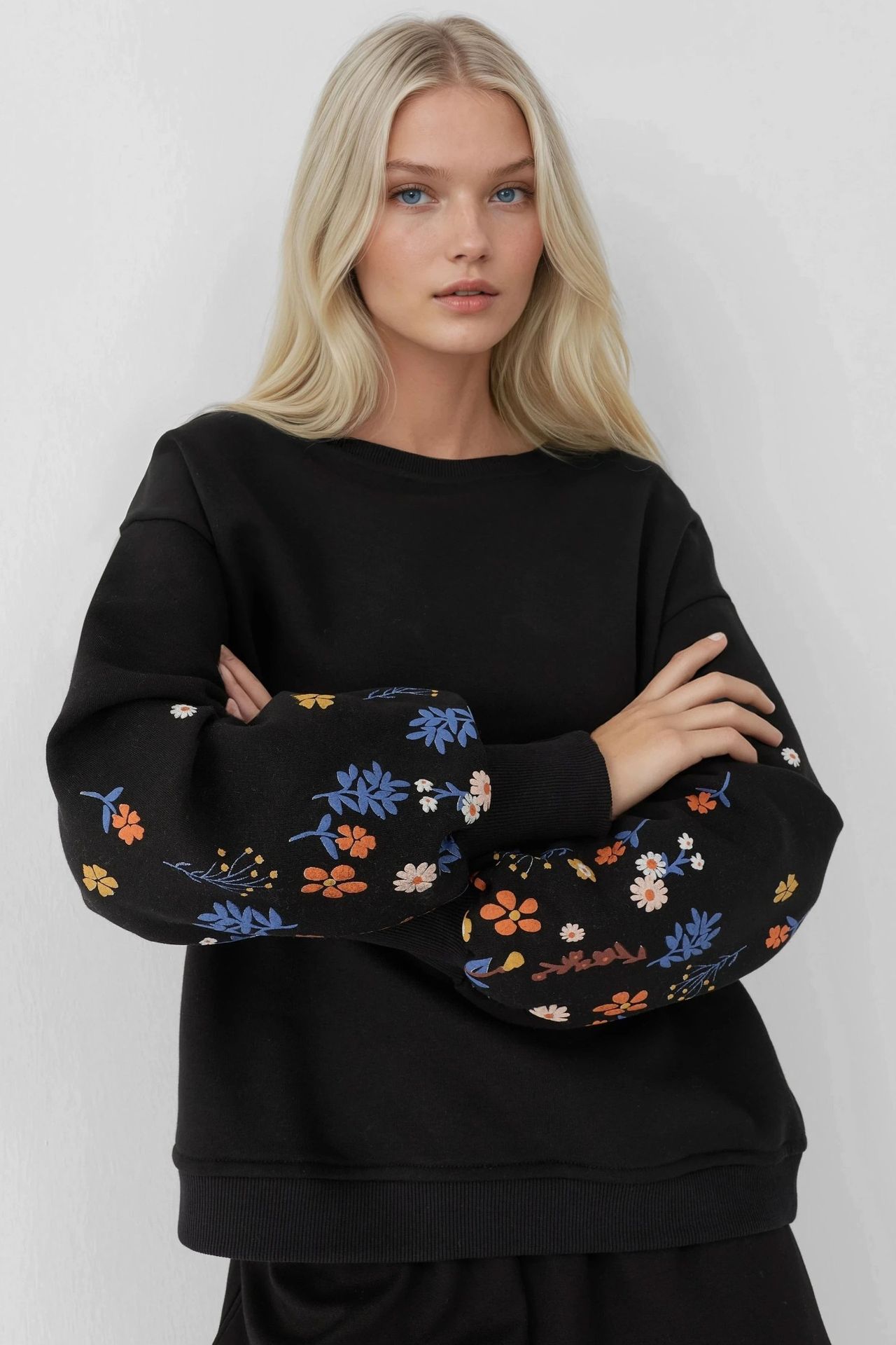 Printed Long Sleeve Crew Neck Sweatshirt 2