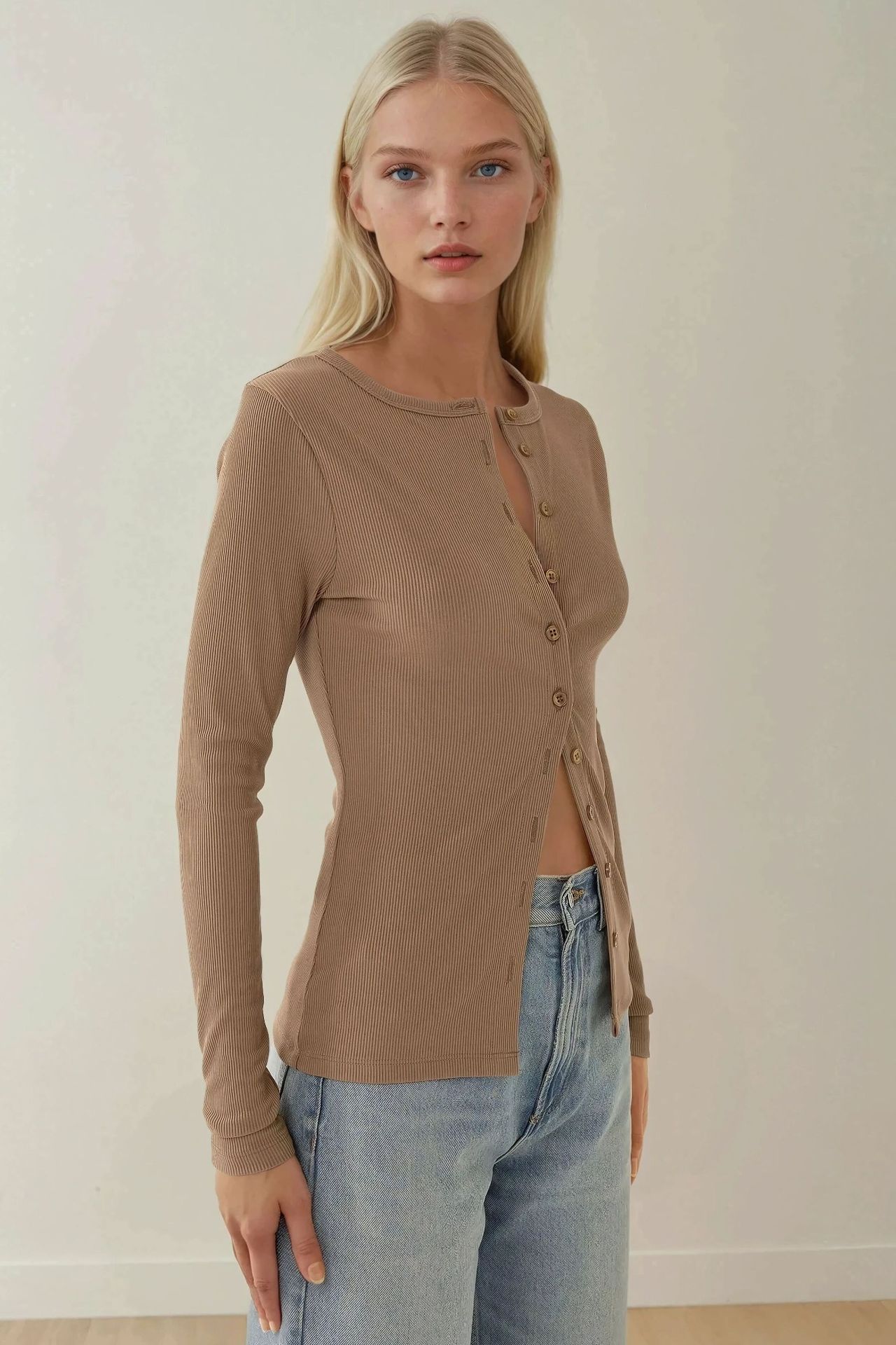 Slim Fit V-Neck Long Sleeve Top