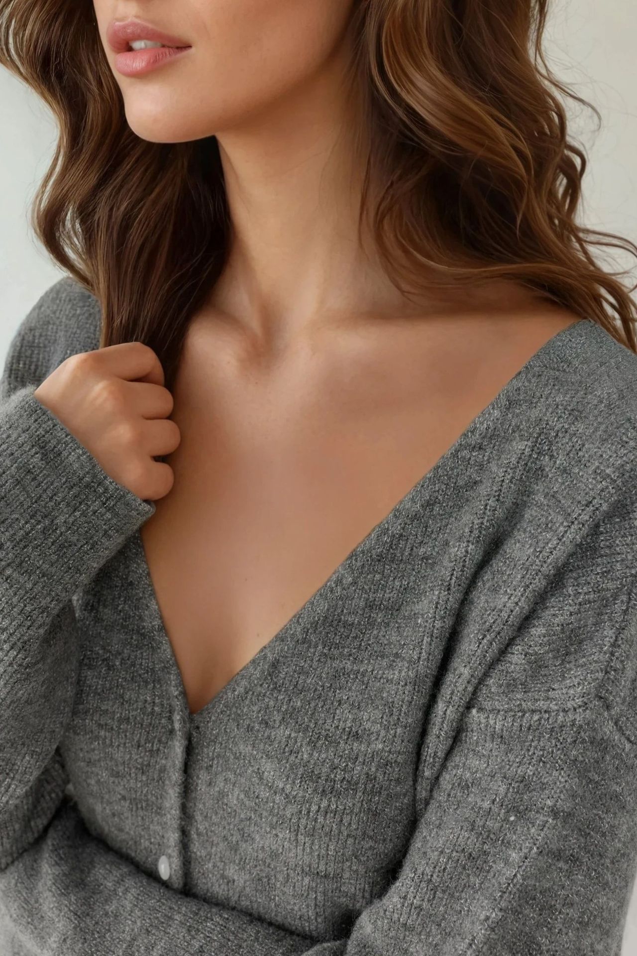 Ultra Soft V-neck Buttoned Dual-use Cardigan 8