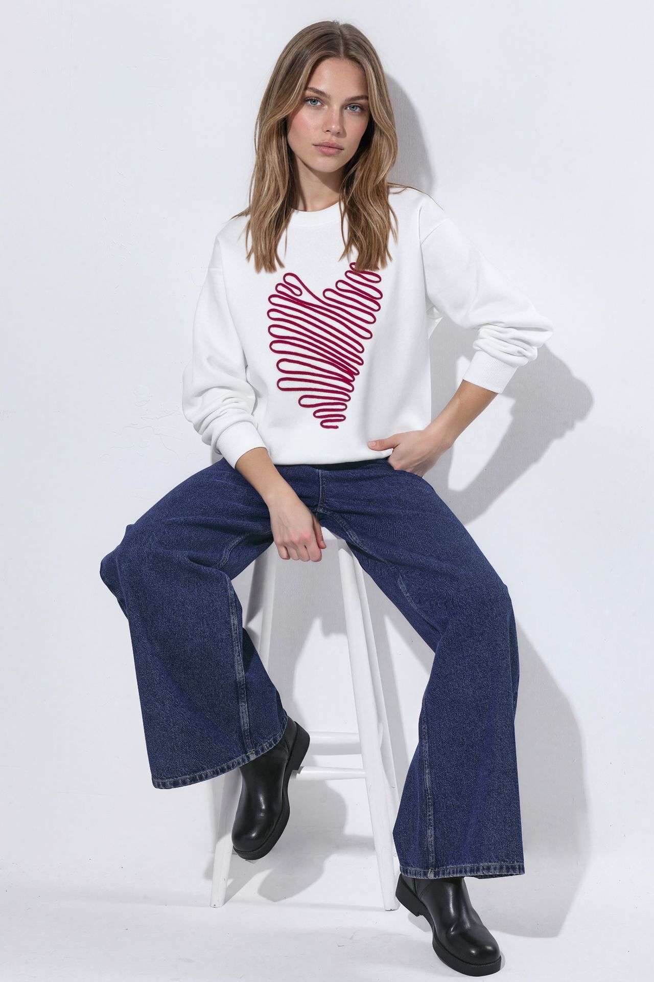 Heart Embroidered Sweatshirt 4