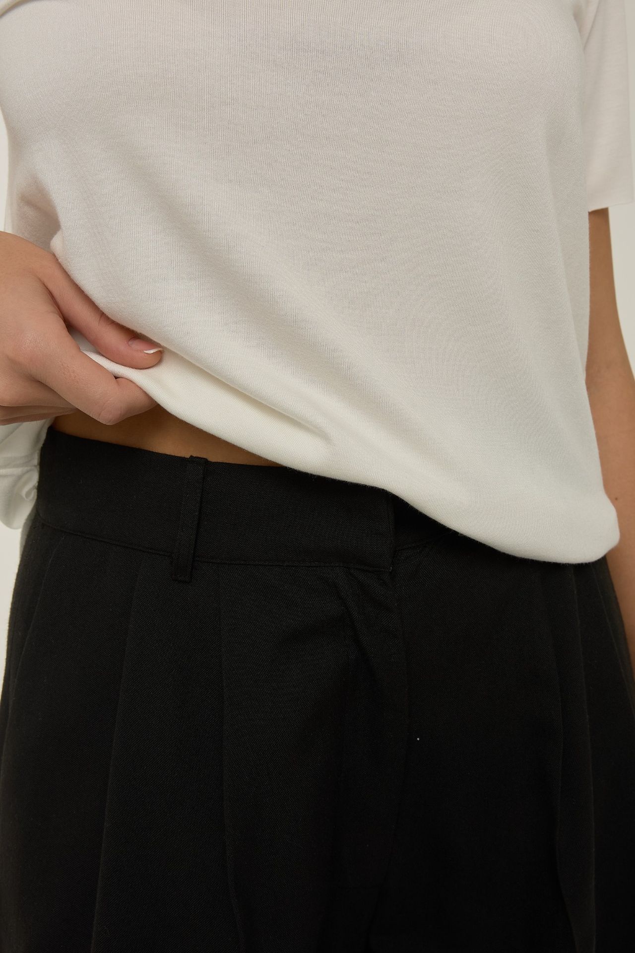 Wide Leg Pleated Pants