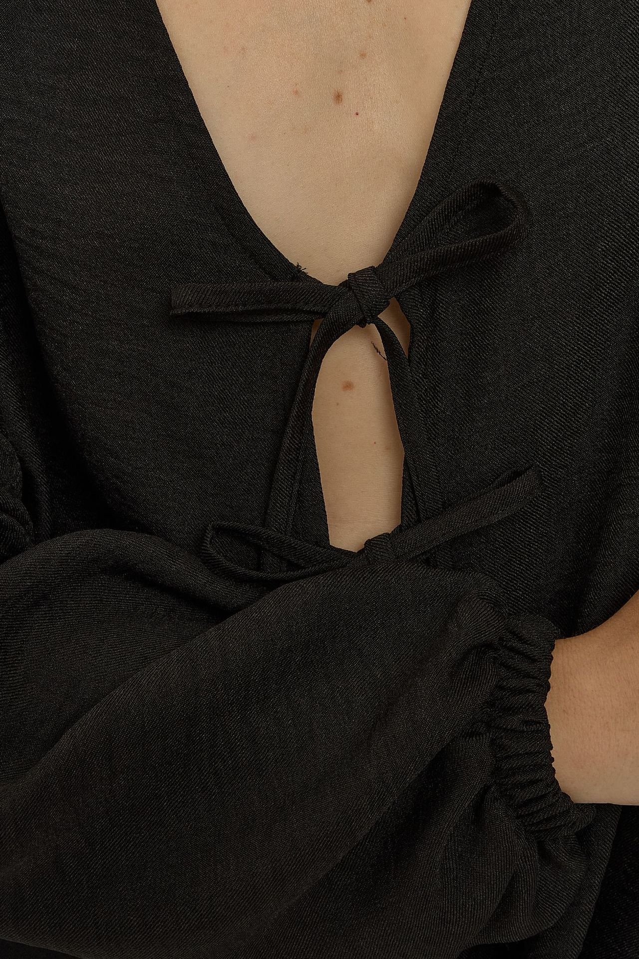 Relaxed Fit Tie up Detail Blouse