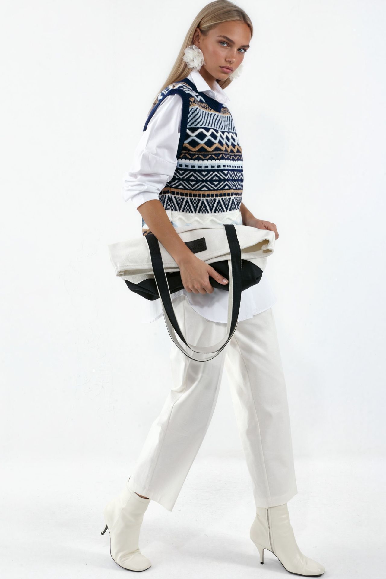 Geometric Knit Sweater Vest 2
