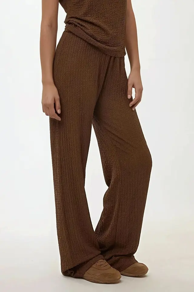 Rahat Kesim Wide Leg Dokulu Örme Pantolon
