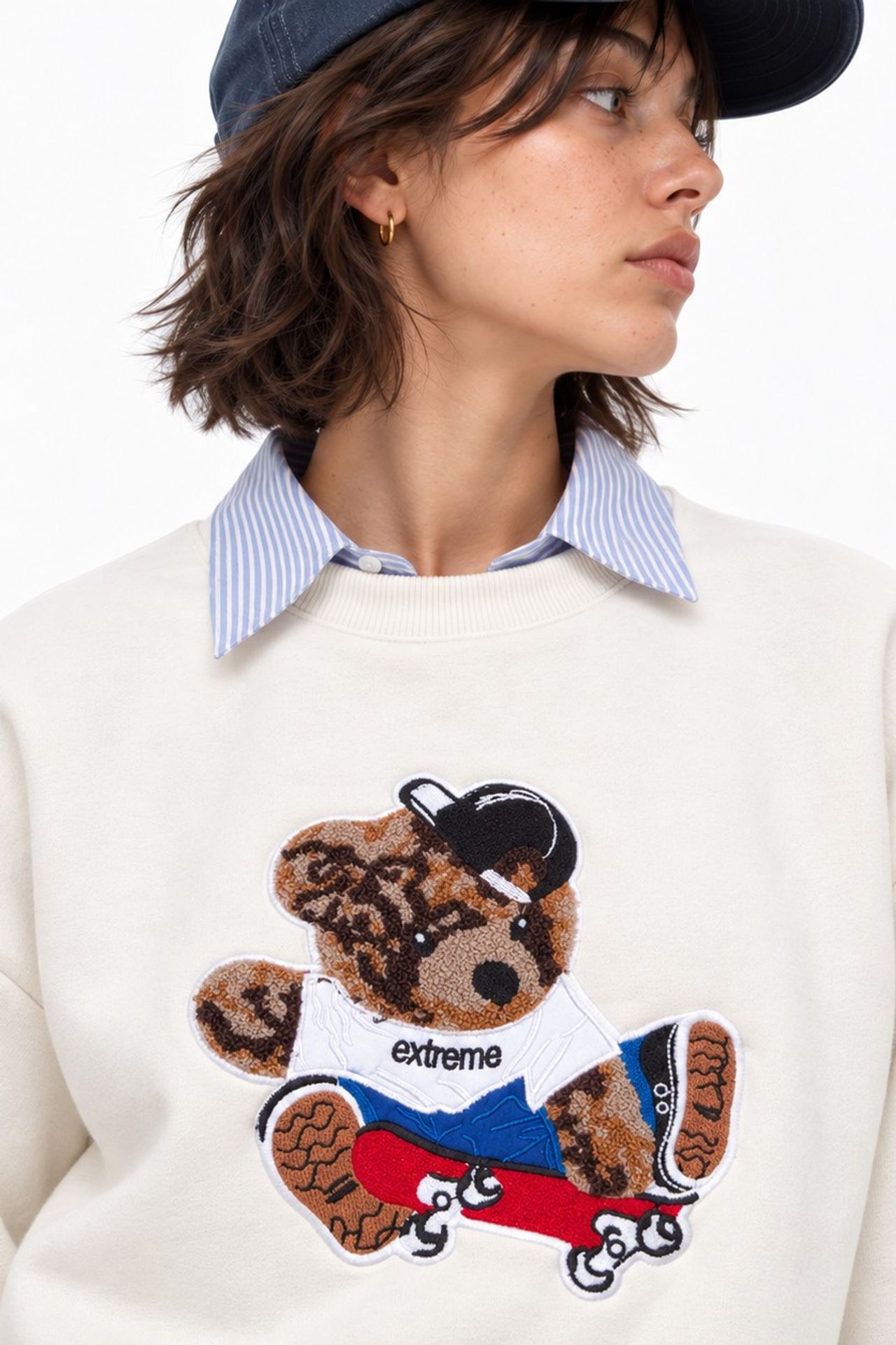 Embroidered Crew Neck Long Sleeve Sweatshirt 4